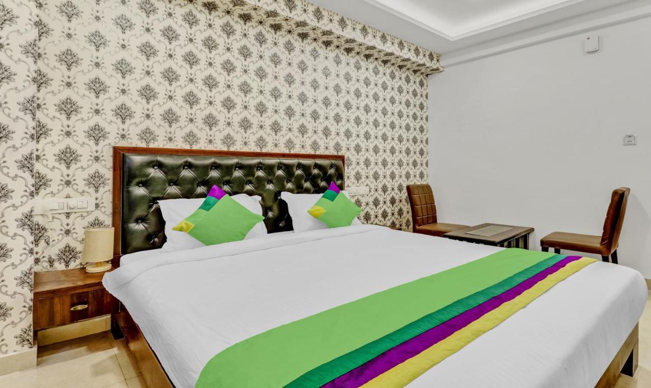 Hotel Treebo Three Drops Bangalore