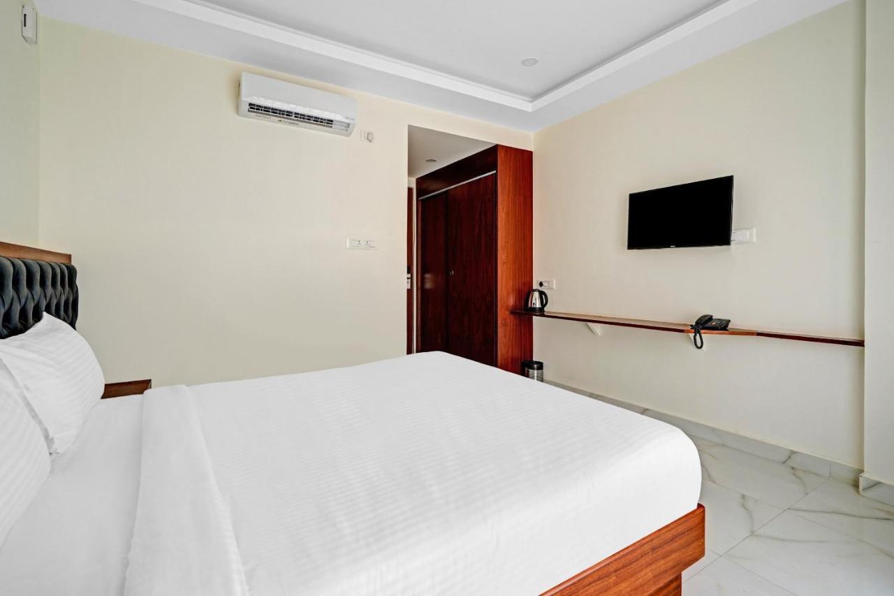 Capital O 86761 Felix 3* Bangalore