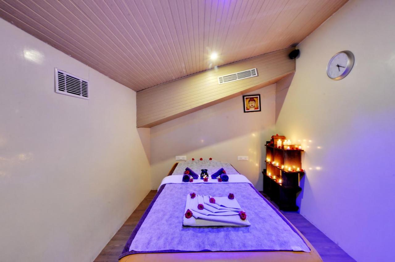 Manpho Bell & Convention Center 3* Bangalore