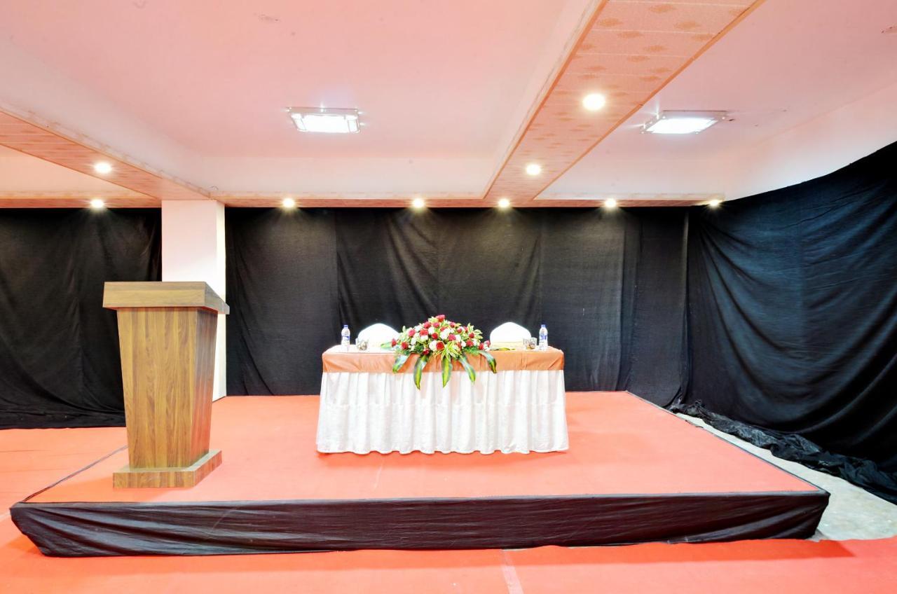 Manpho Bell & Convention Center 3* Bangalore