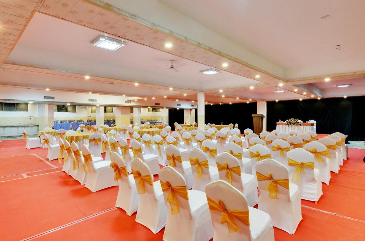Manpho Bell & Convention Center 3* Bangalore
