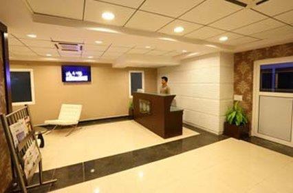 Crest Executive Suites, Whitefield Apartment