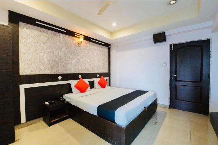 Hotel Seasons Residency