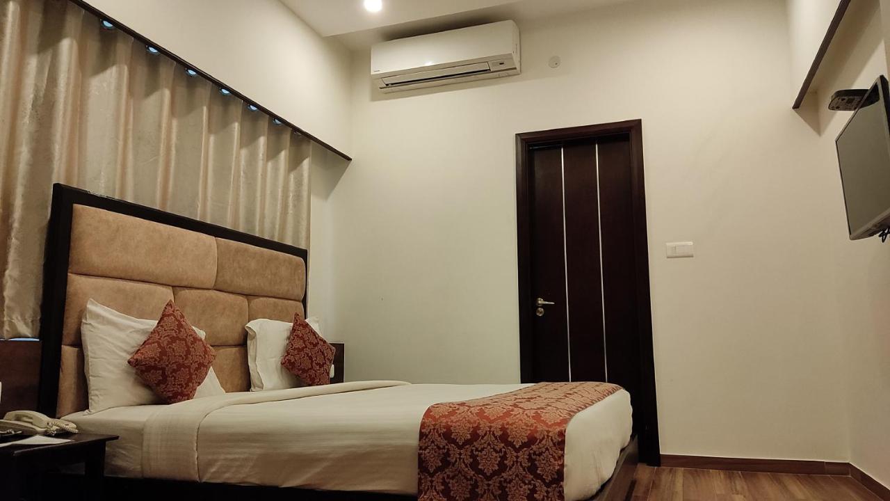 Hotel The Continentti Whitefield 3*