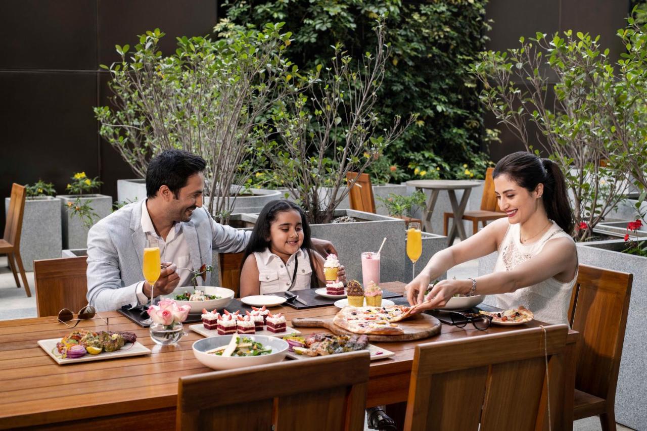 Four Seasons At Embassy One 5*