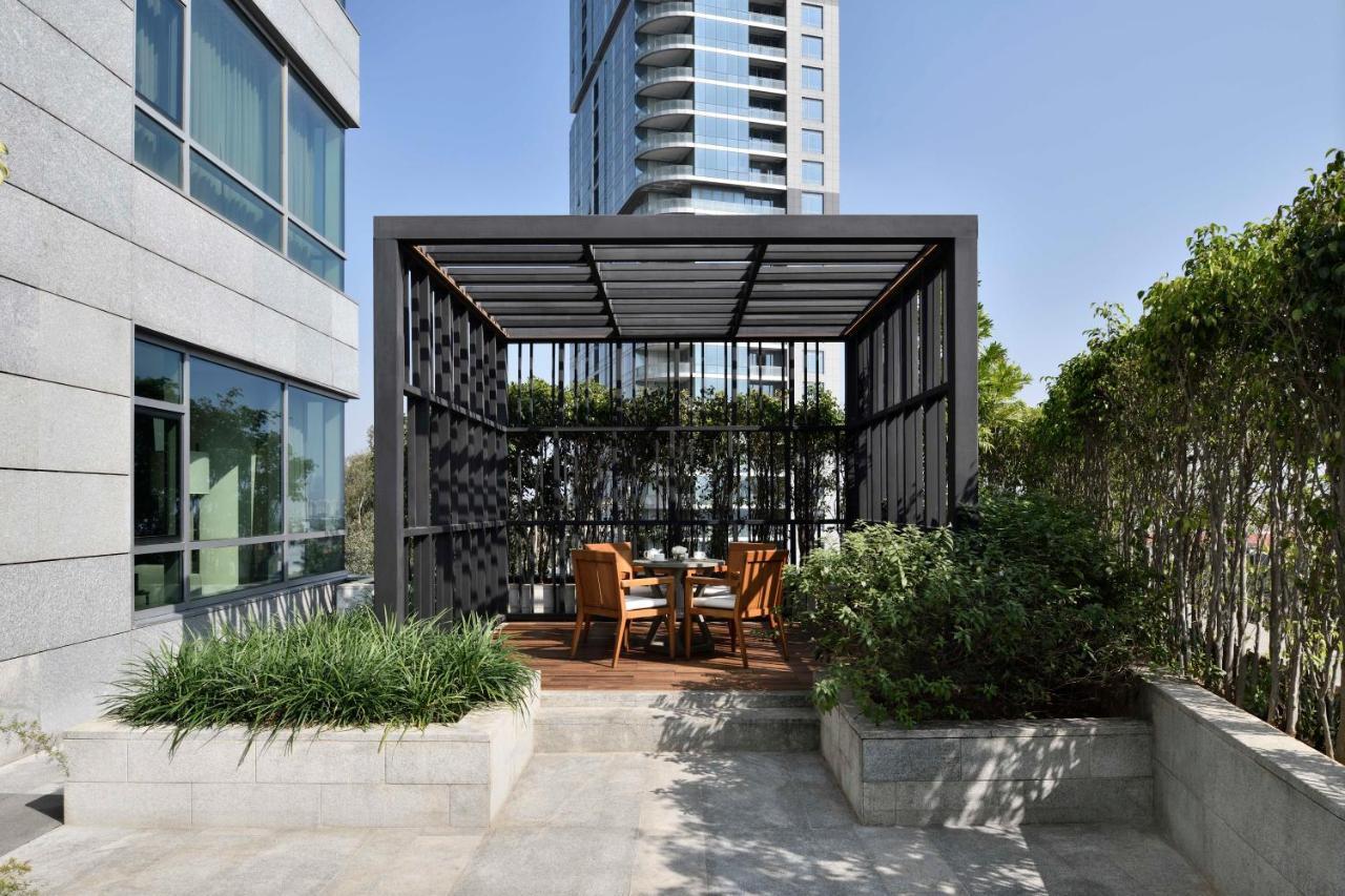 Hotel Four Seasons At Embassy One