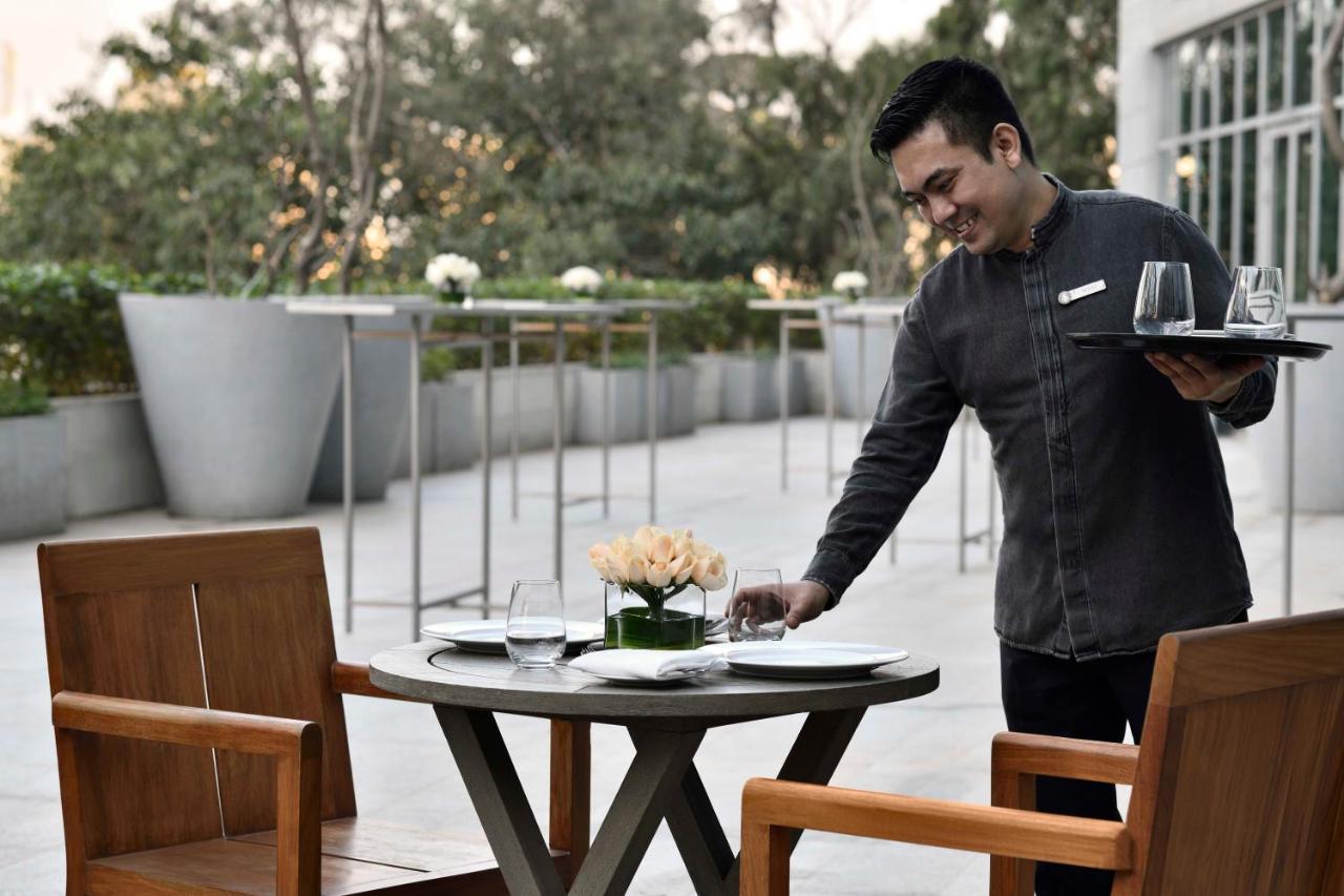 Four Seasons At Embassy One Hotel Bangalore