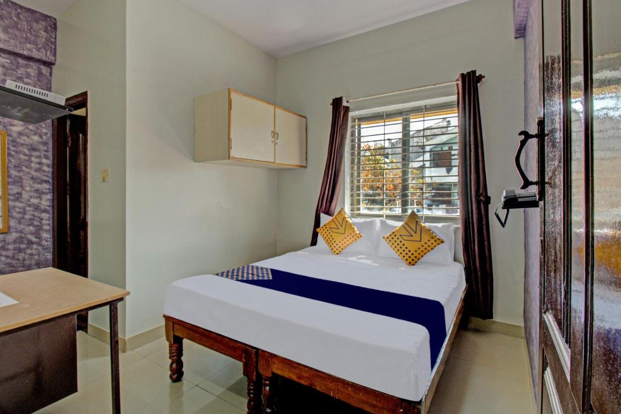 Spot On A Class Suites Near Hare Krishna Hill 2*