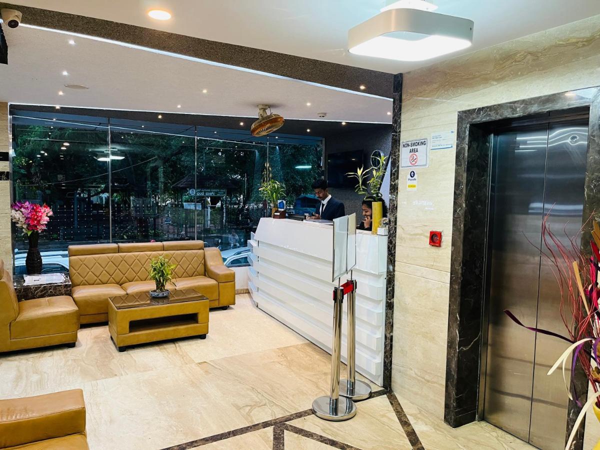 The Porch Hotel/service