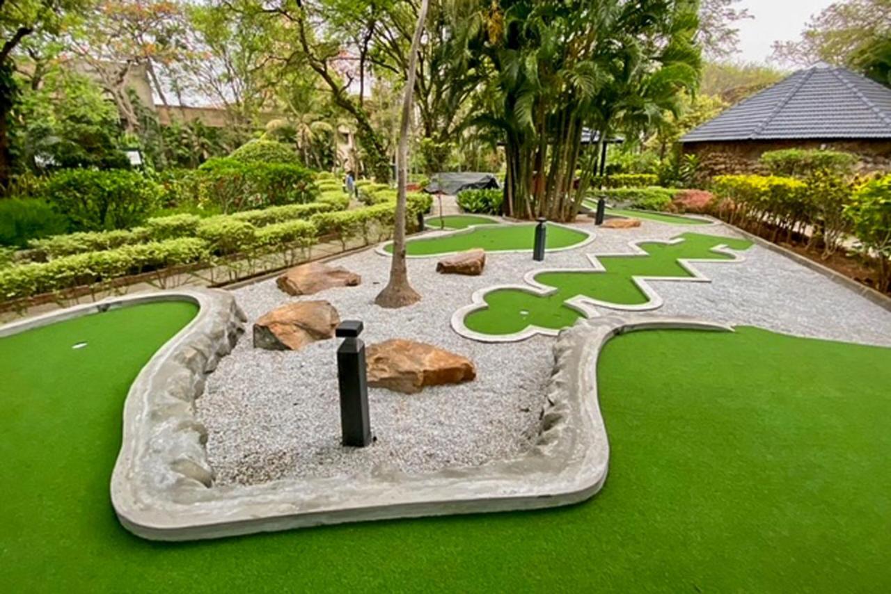 Stayvista At Ananta - Breakfast Included & Basketball Court Villa