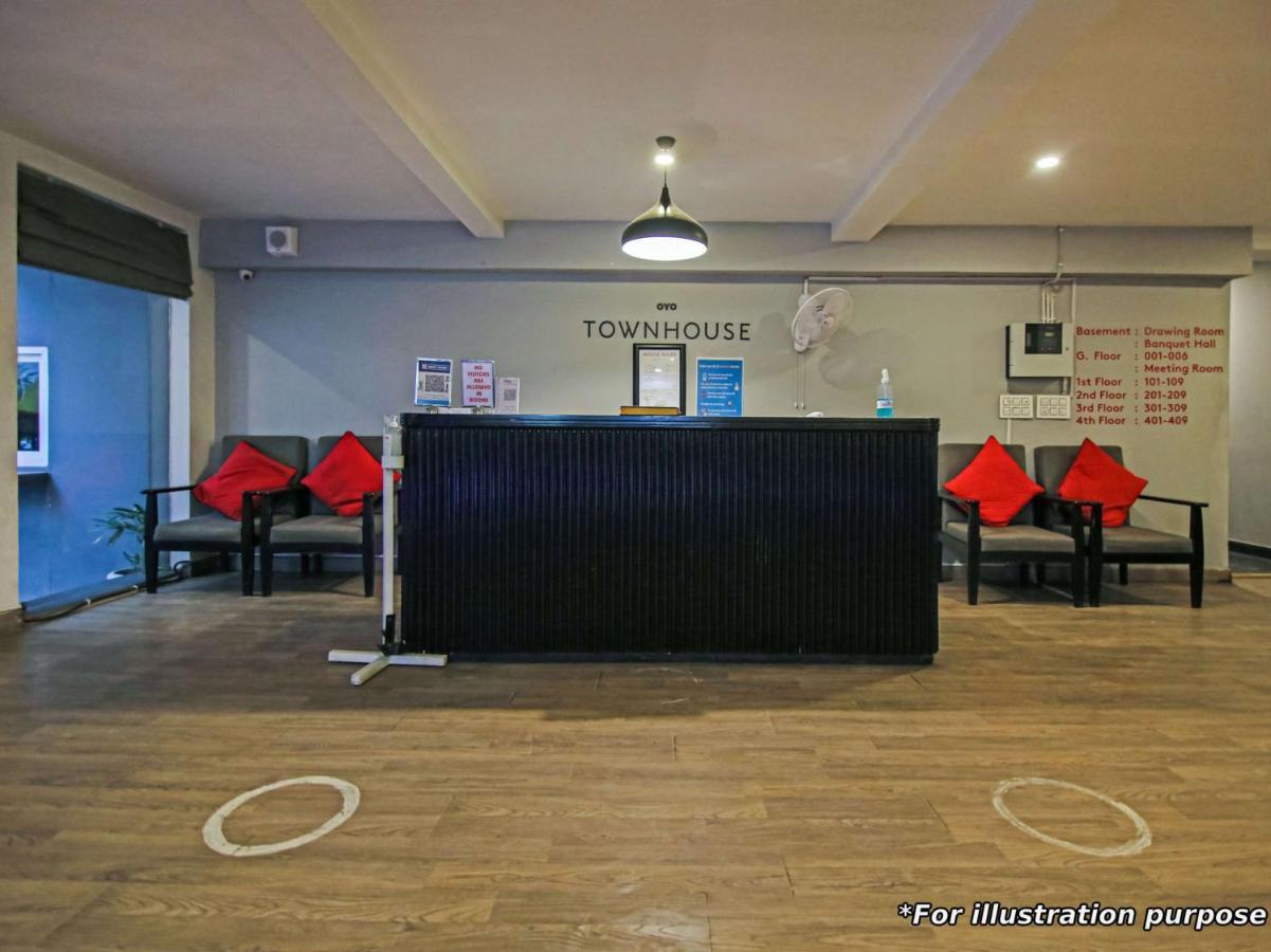 Oyo Townhouse 251 Richmond Circle 4* Bangalore