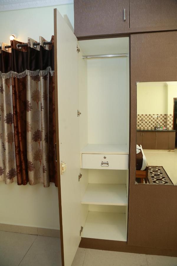 Living Tree Hotel 2*