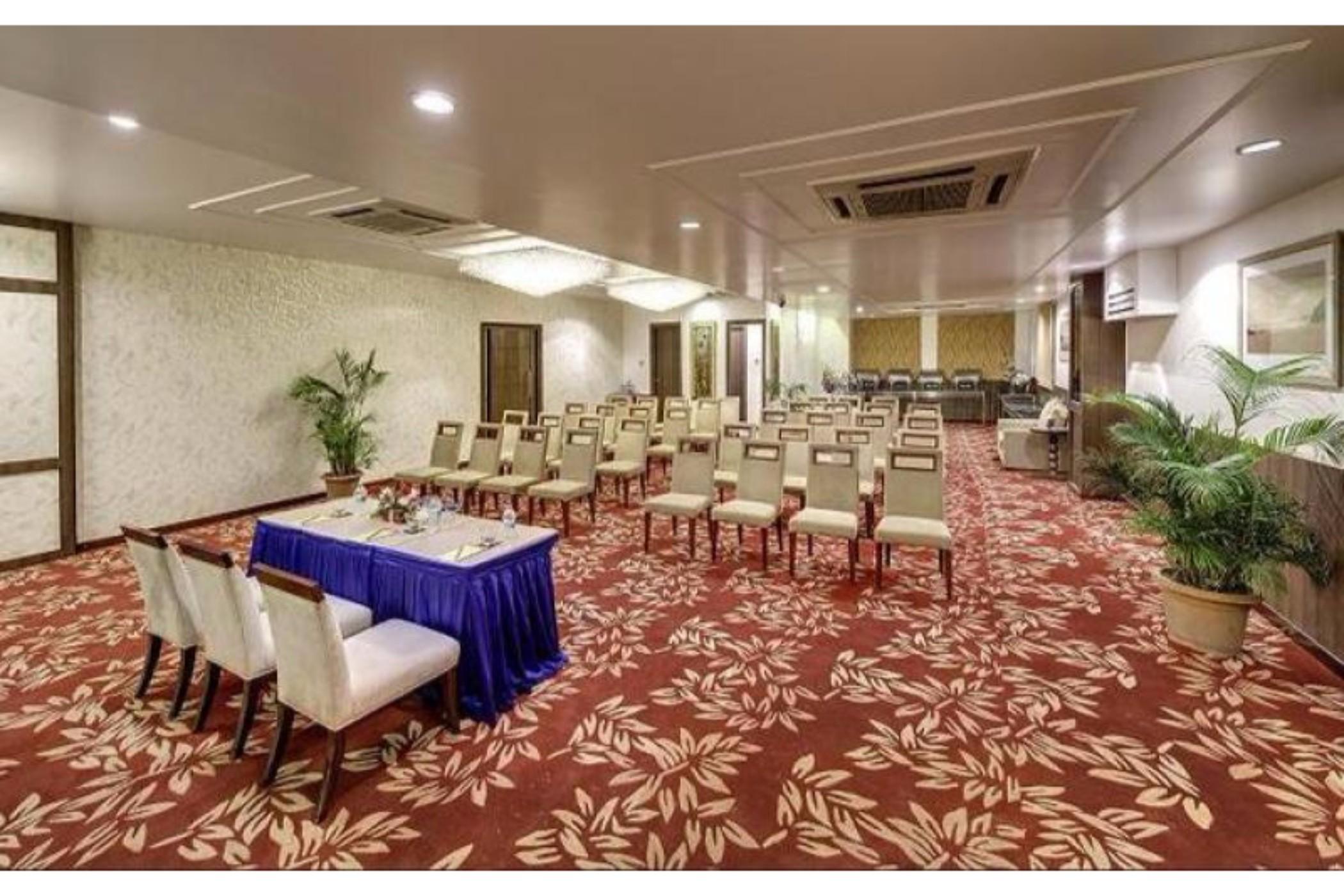 Hotel The Hhi Select 3*