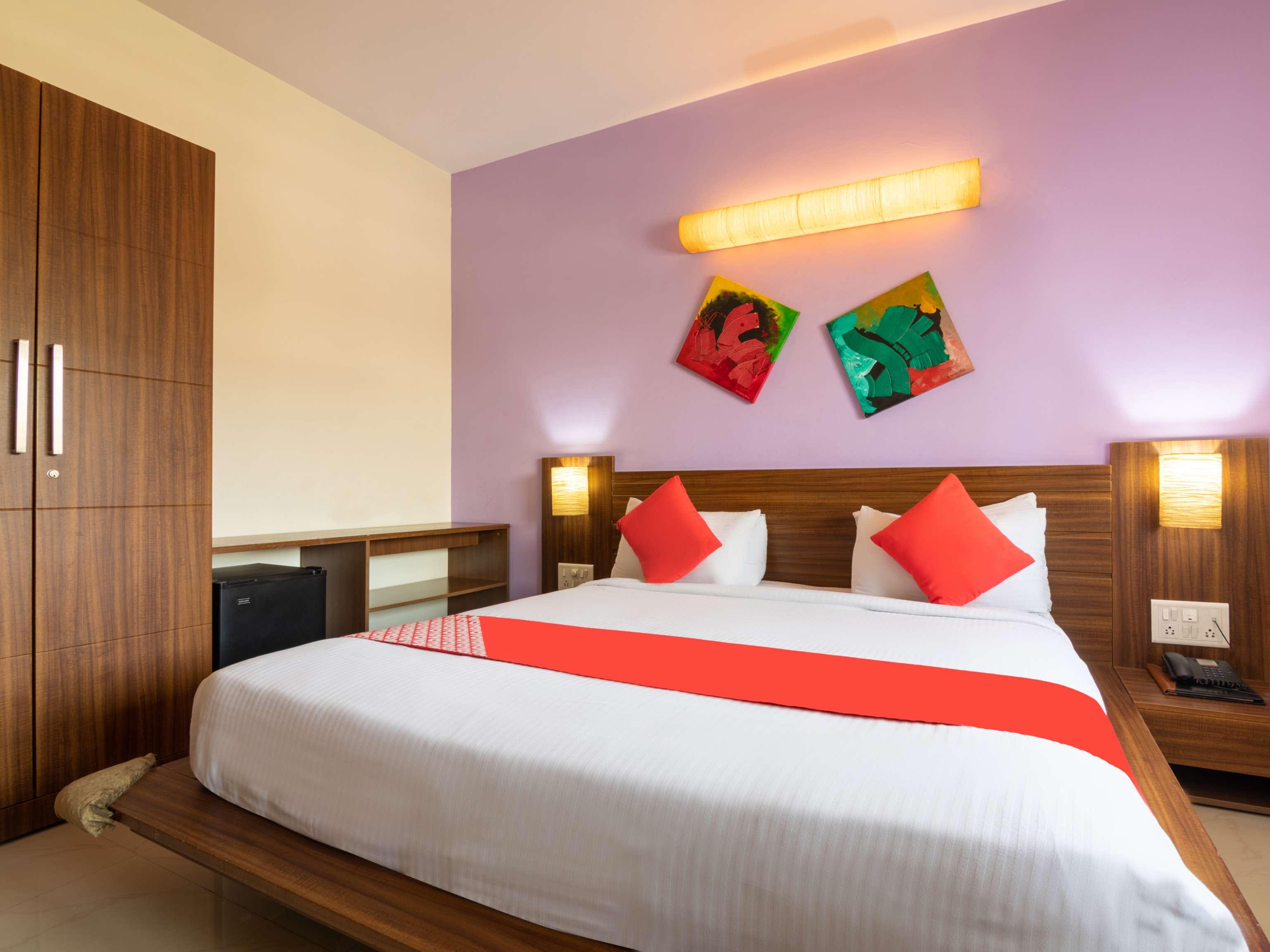 Capital O 14972 Ekaa Hotel