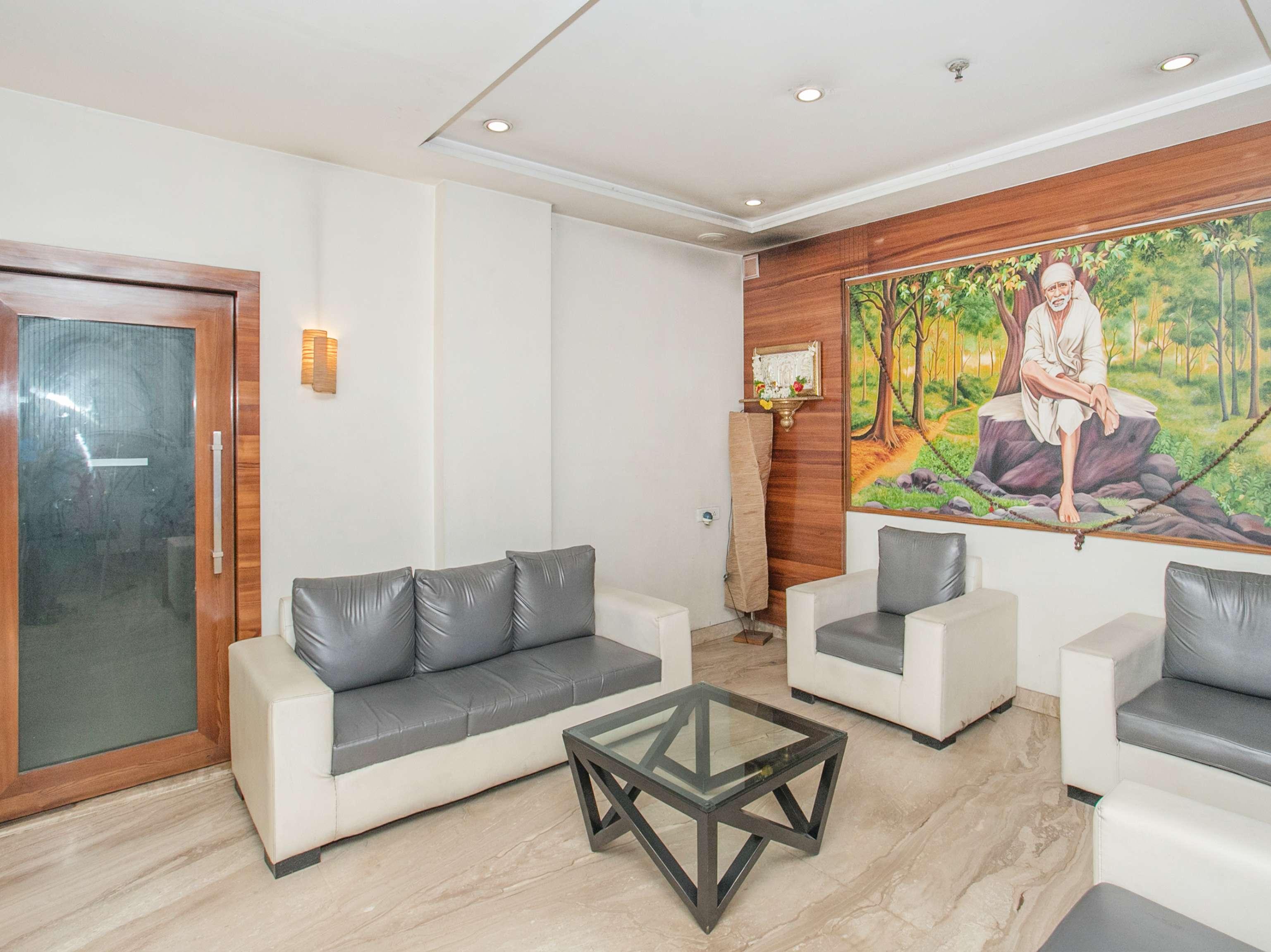 Hotel Capital O 14972 Ekaa 3*
