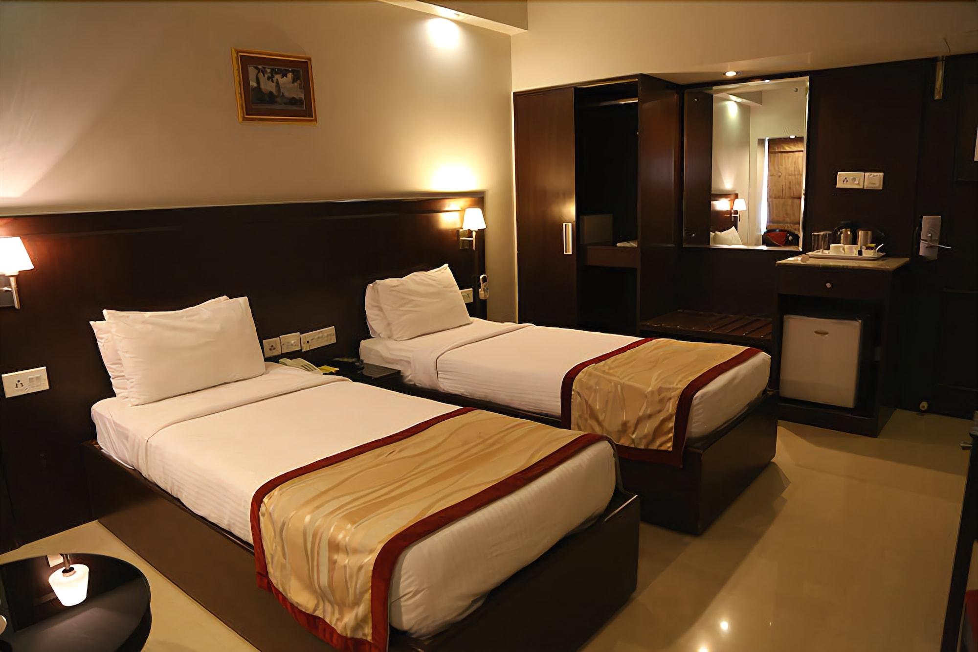 Hotel The Curzon Court Bangalore