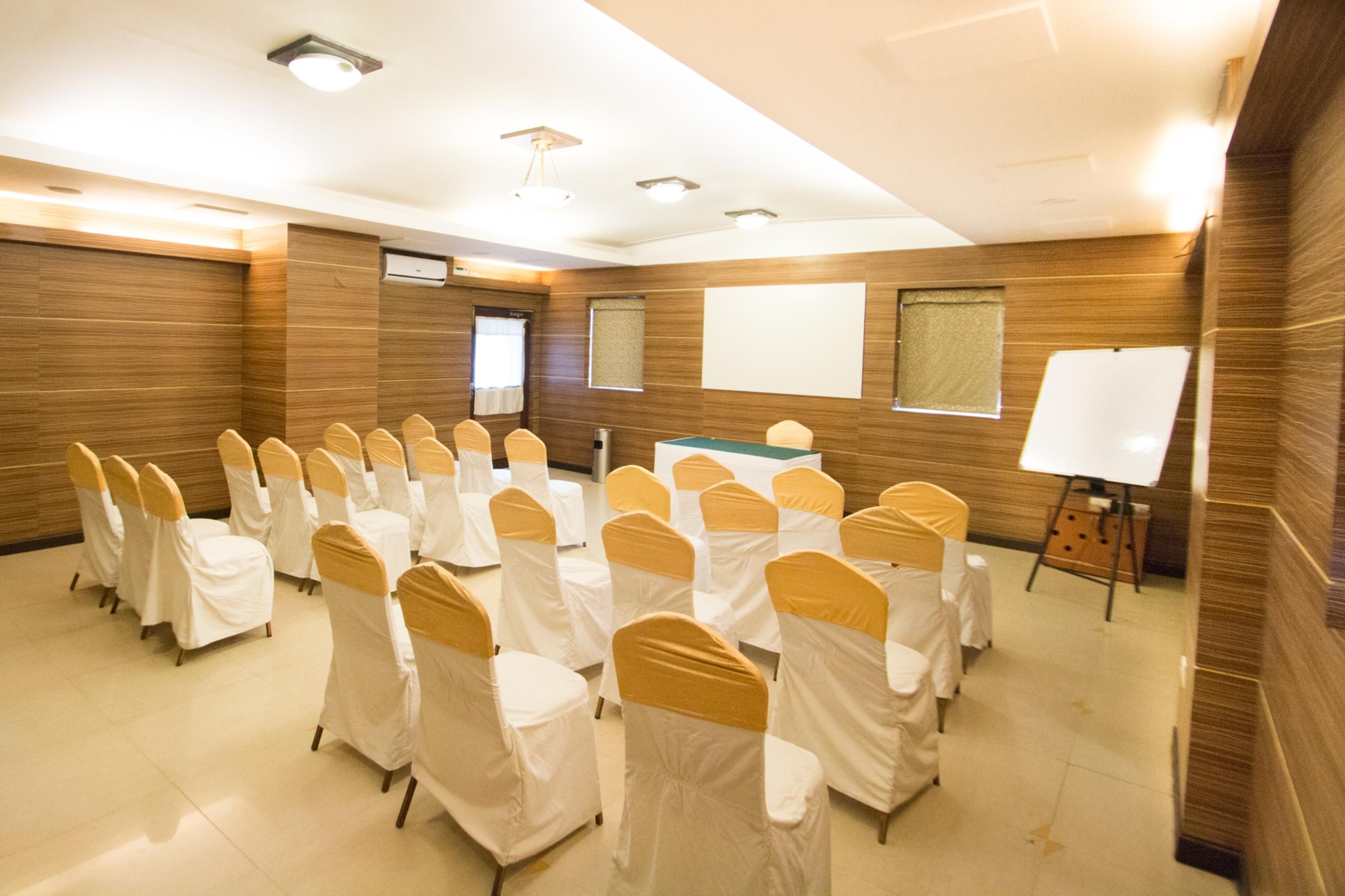 Hotel La Sara Grand Bangalore