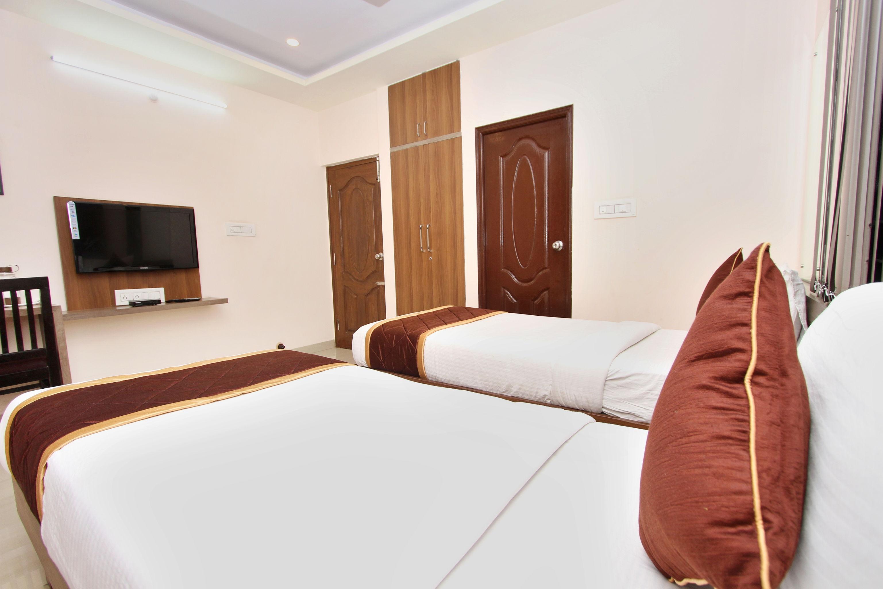 Oyo 2235 Indira Nagar 3*