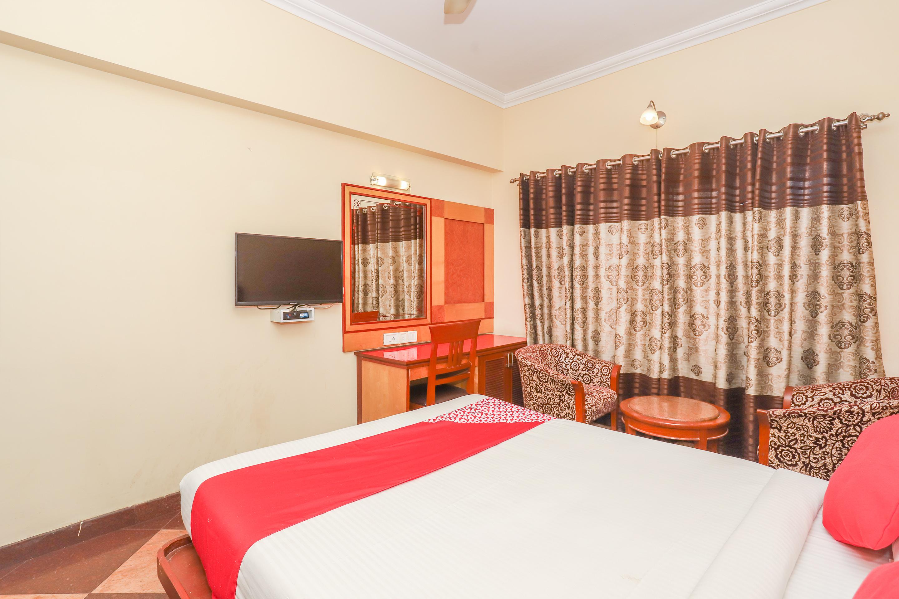 Aura Hotel 3*