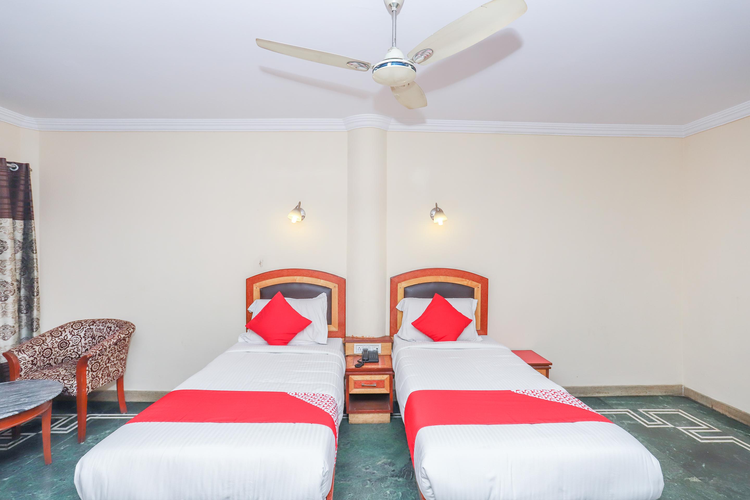 Hotel Aura 3*