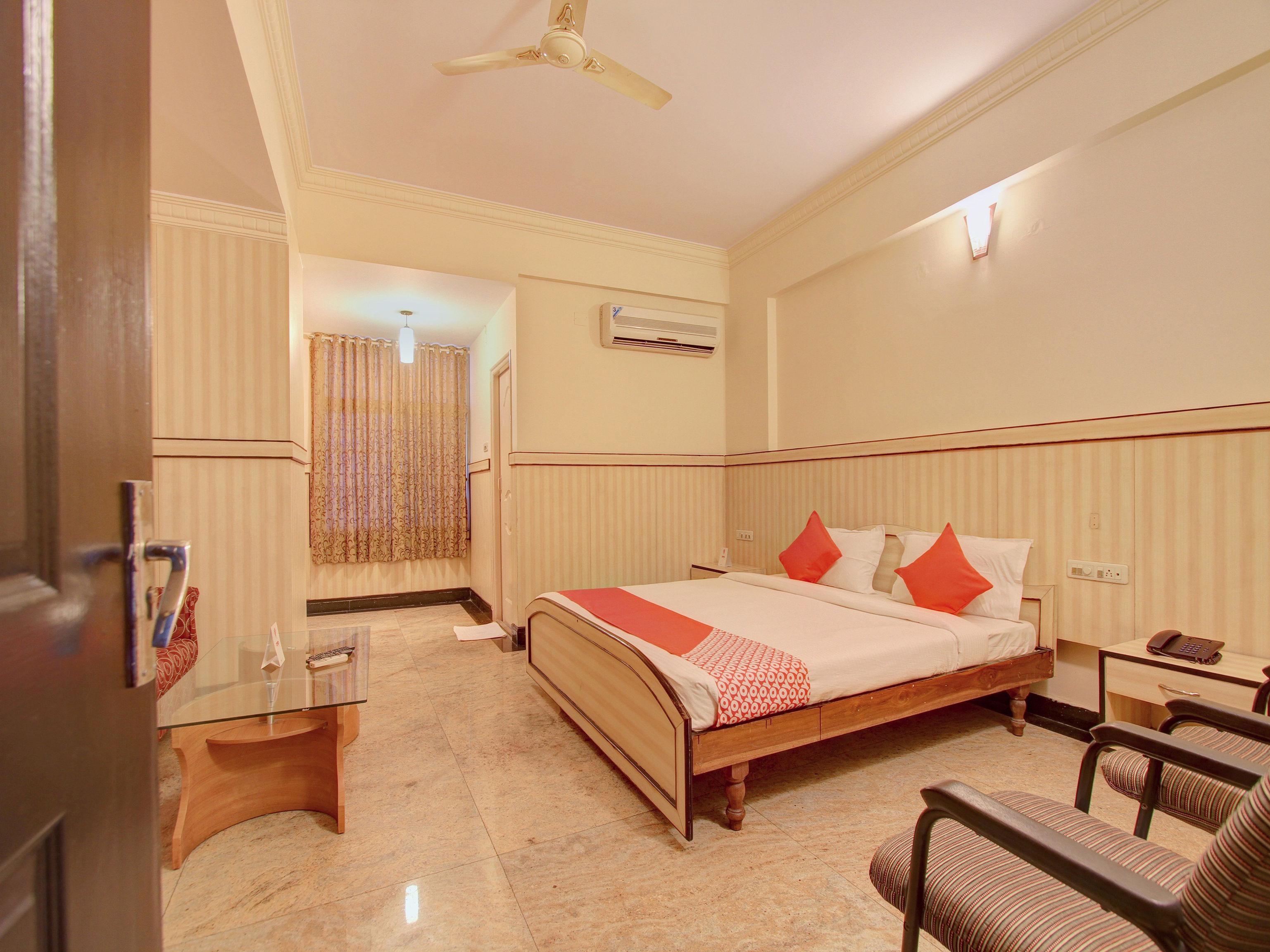 Oyo 12985 Sabharwal Viceroy 3* Bangalore