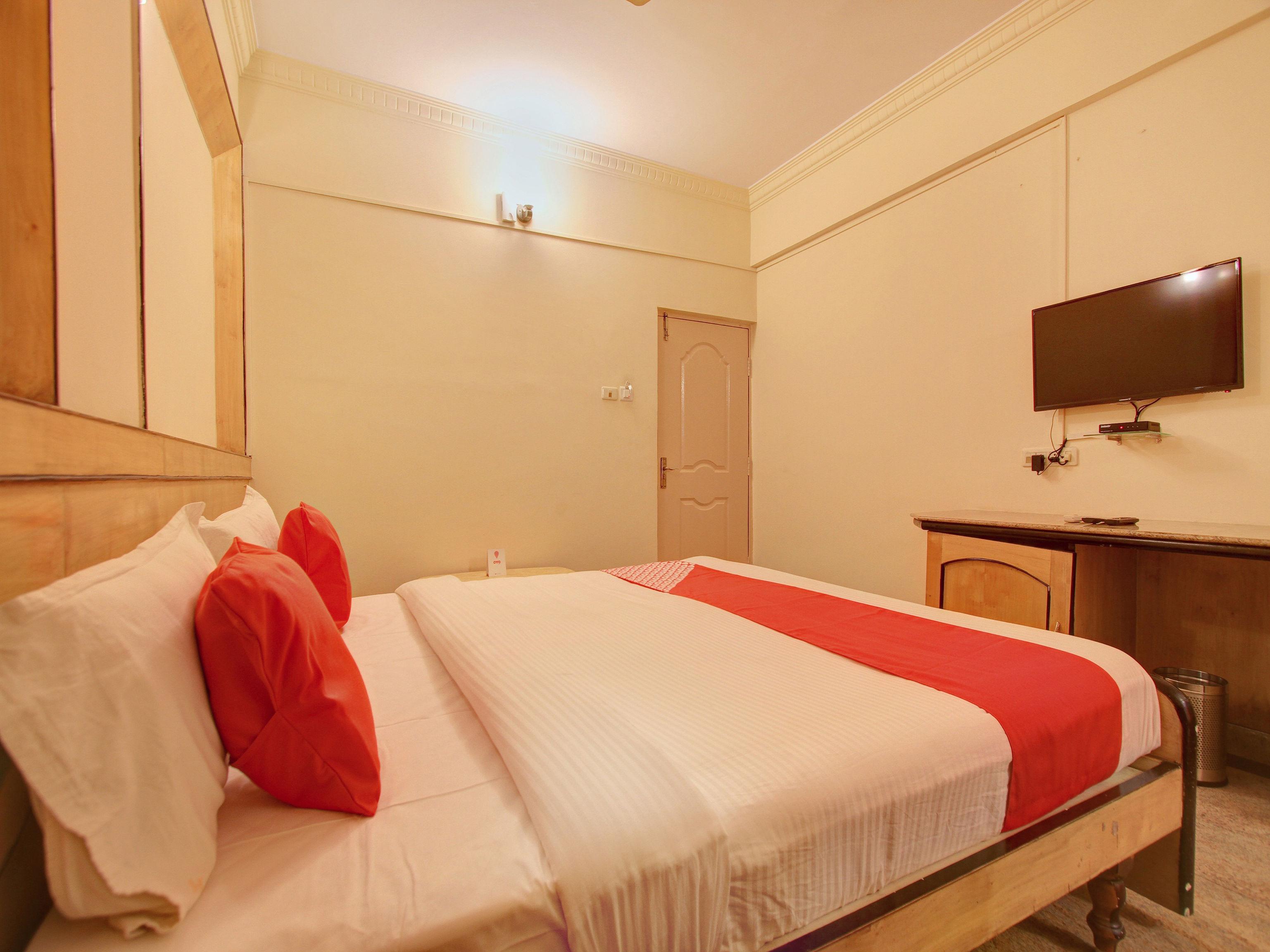 Oyo 12985 Sabharwal Viceroy Hotel 3*