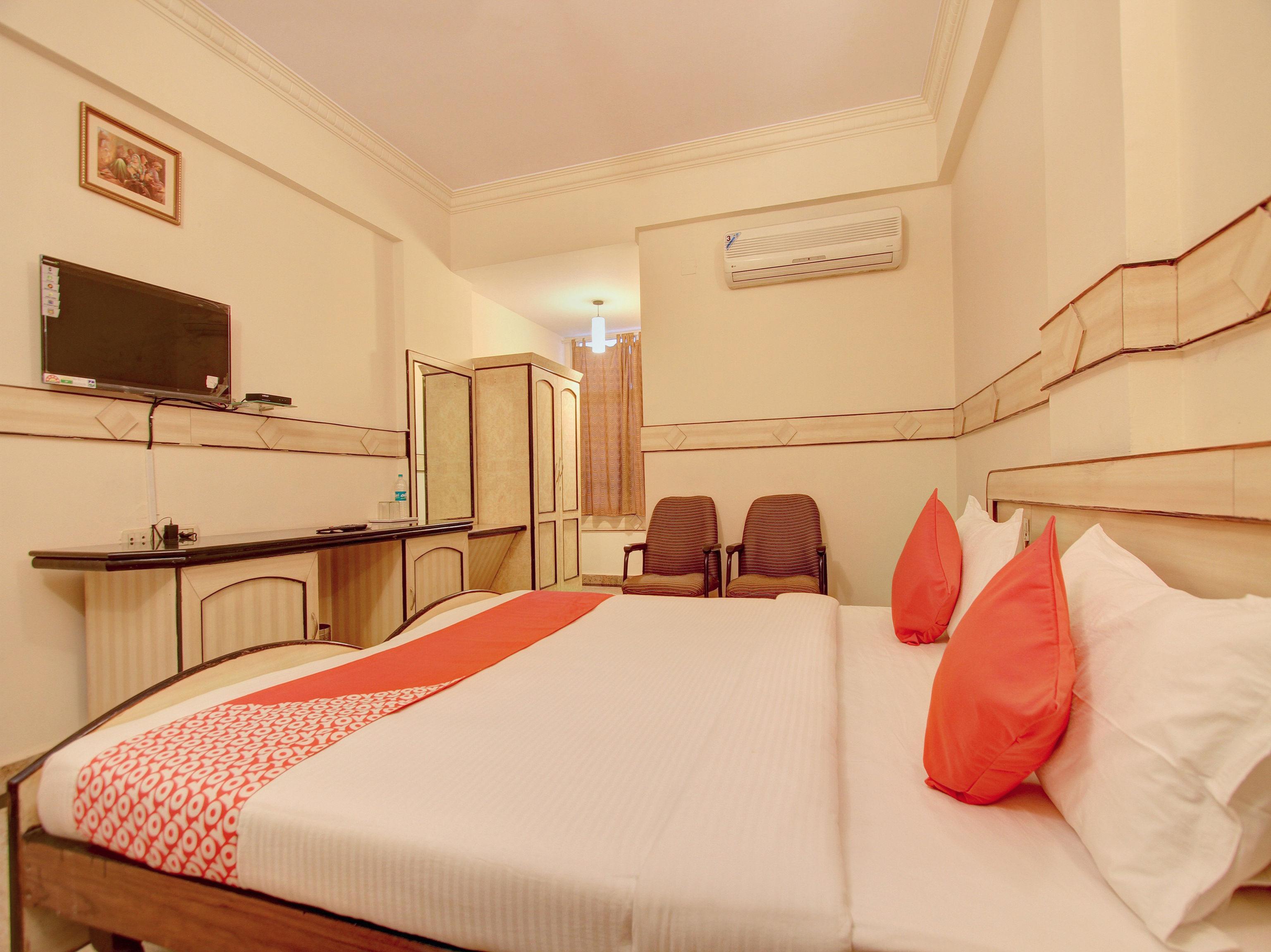 Oyo 12985 Sabharwal Viceroy Bangalore