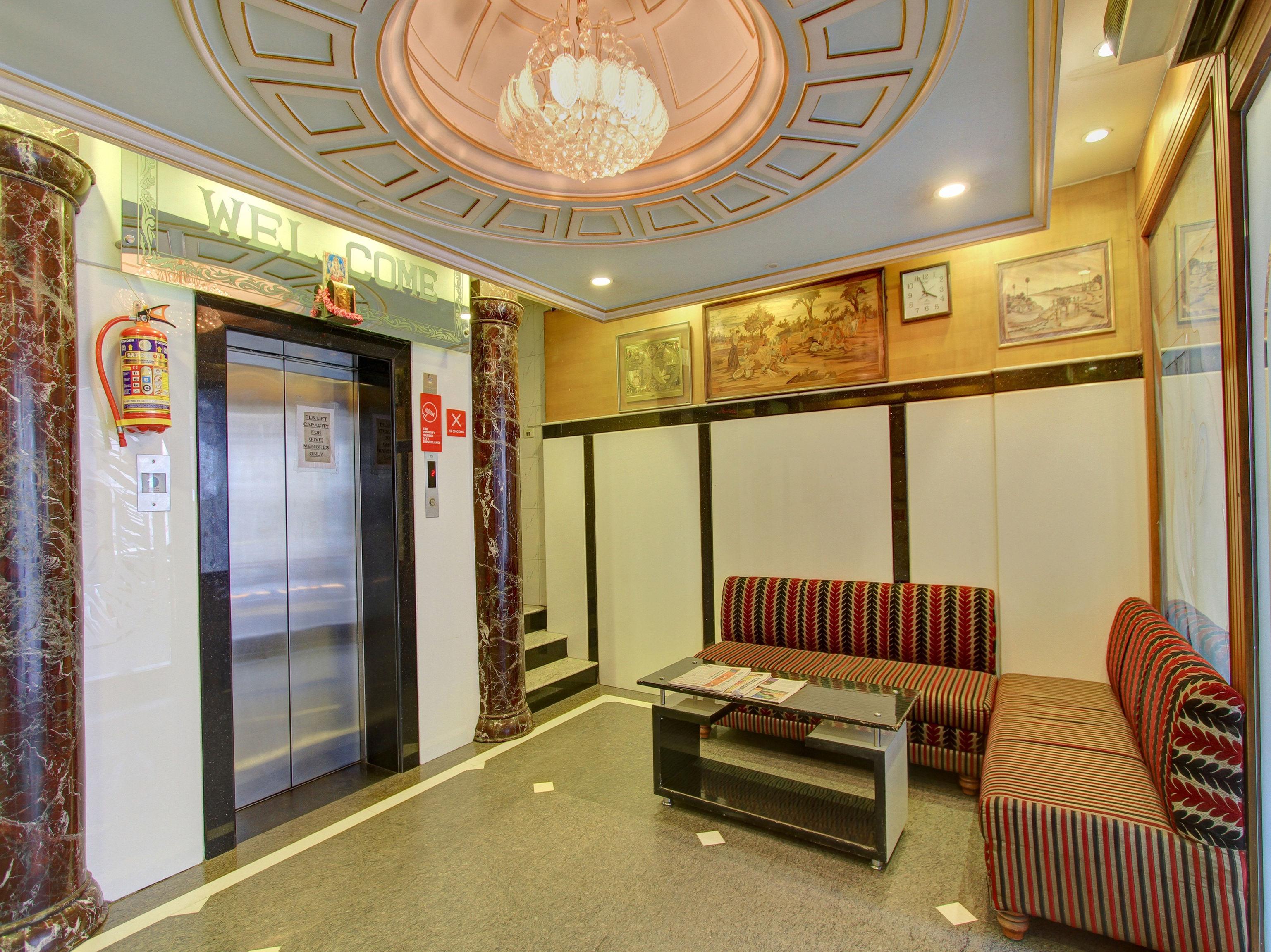 Hotel Oyo 12985 Sabharwal Viceroy Bangalore