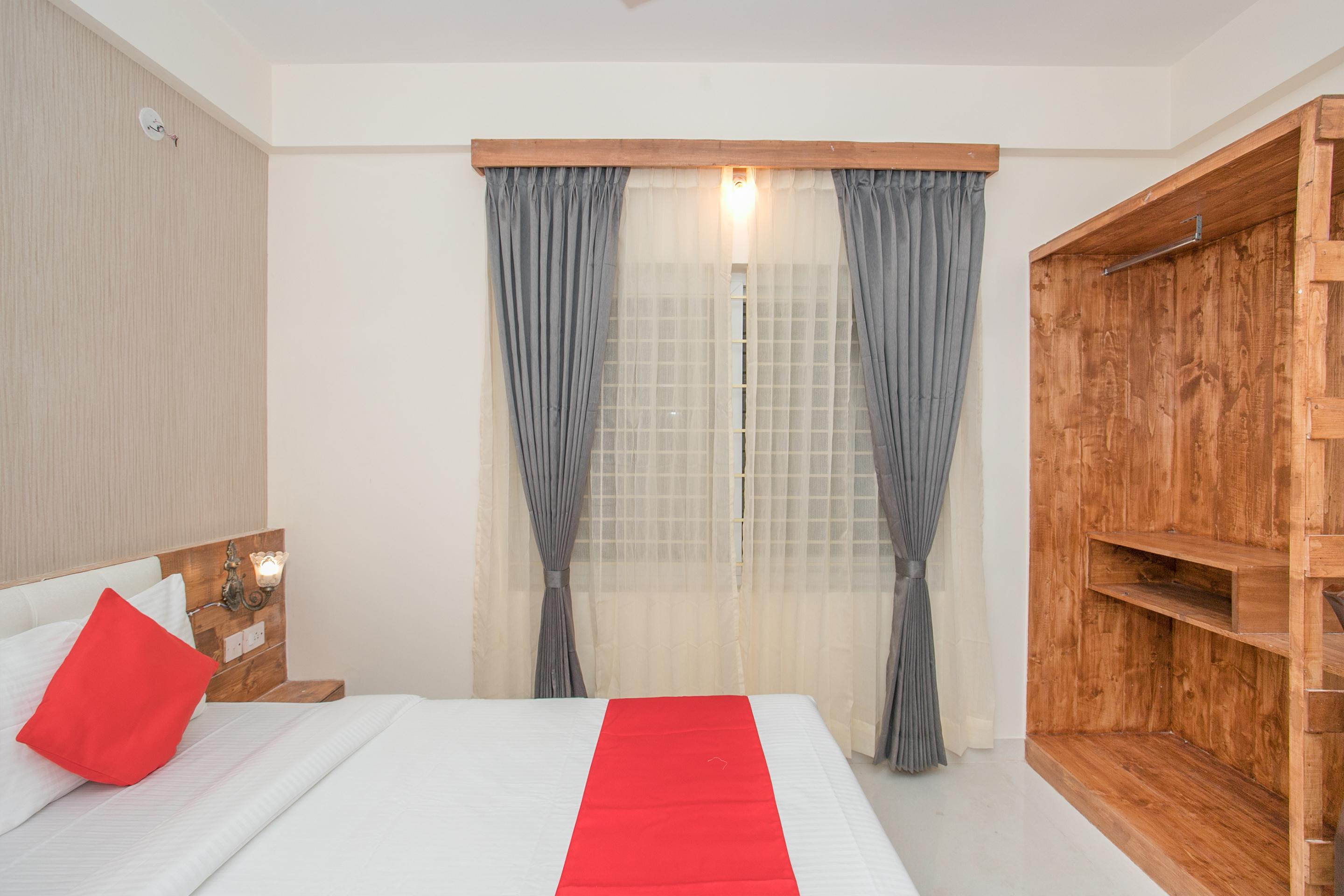Oyo 12045 Dollars Nest Hotel 2*