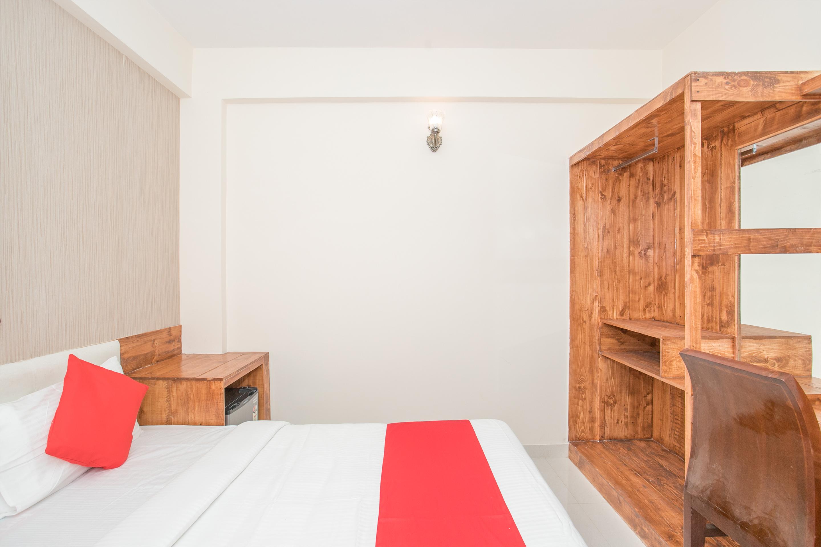 Hotel Oyo 12045 Dollars Nest Bangalore