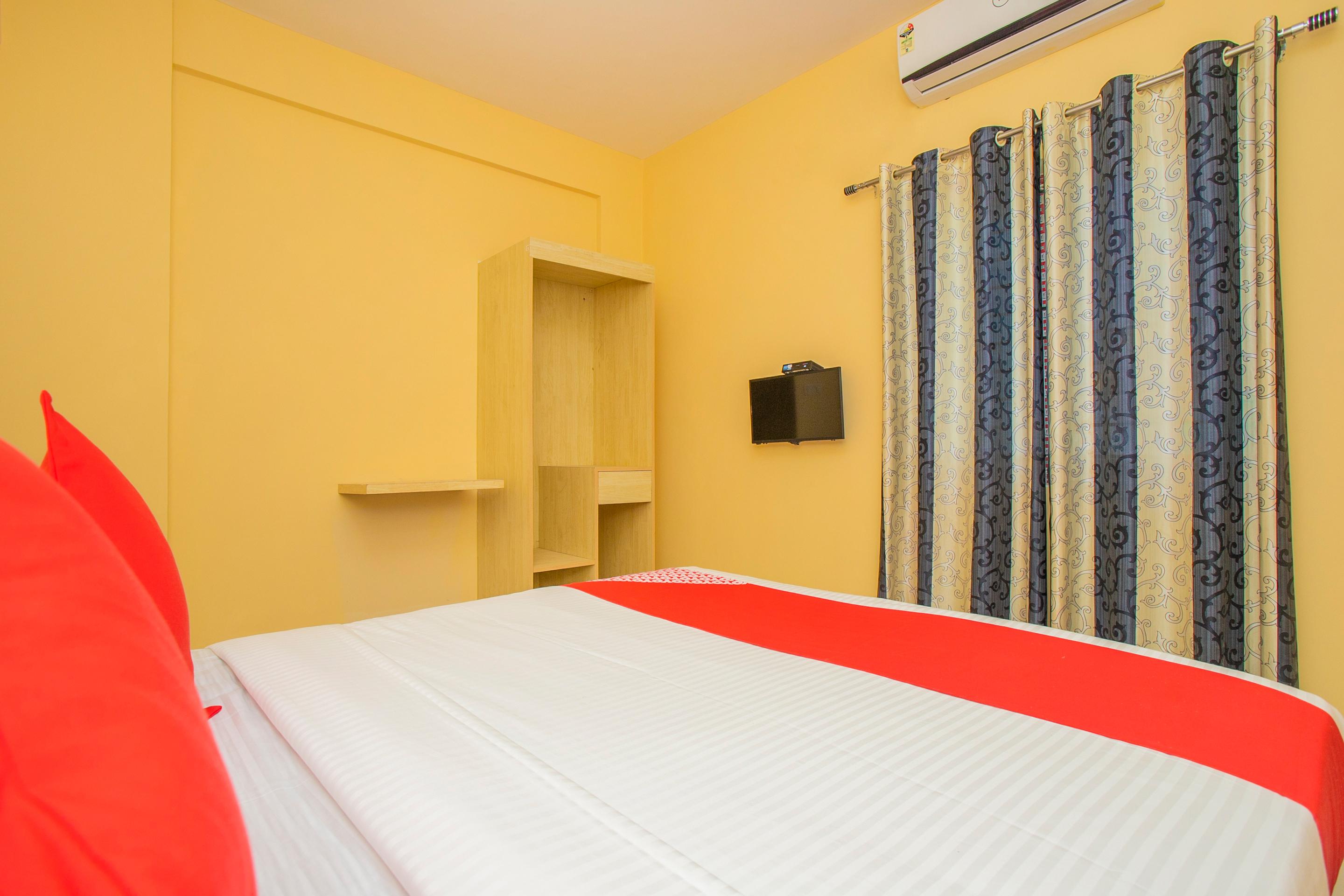 Hotel Varcity Emerald Near Ragigudda Sri Prasanna Anjaneyaswamy Temple Bangalore