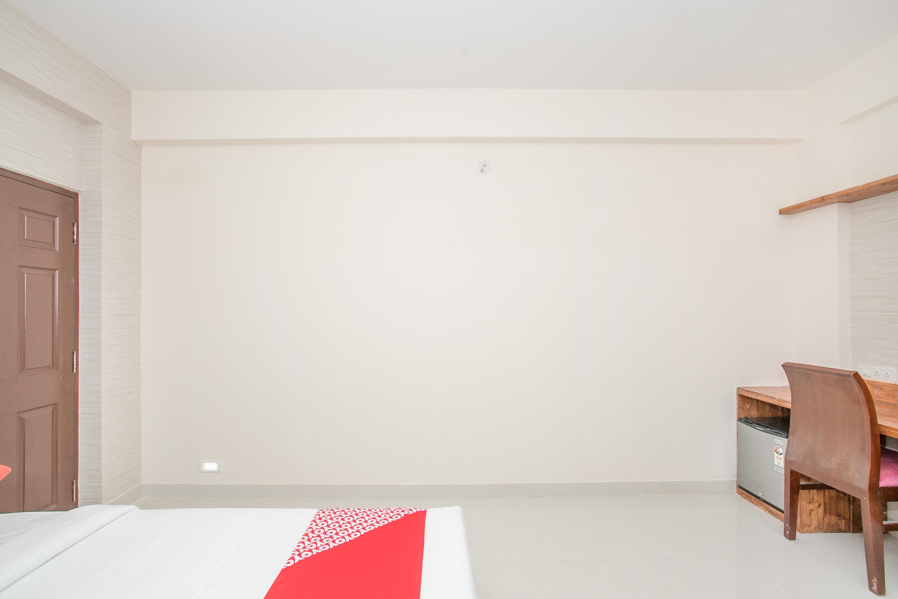 Oyo 12045 Dollars Nest