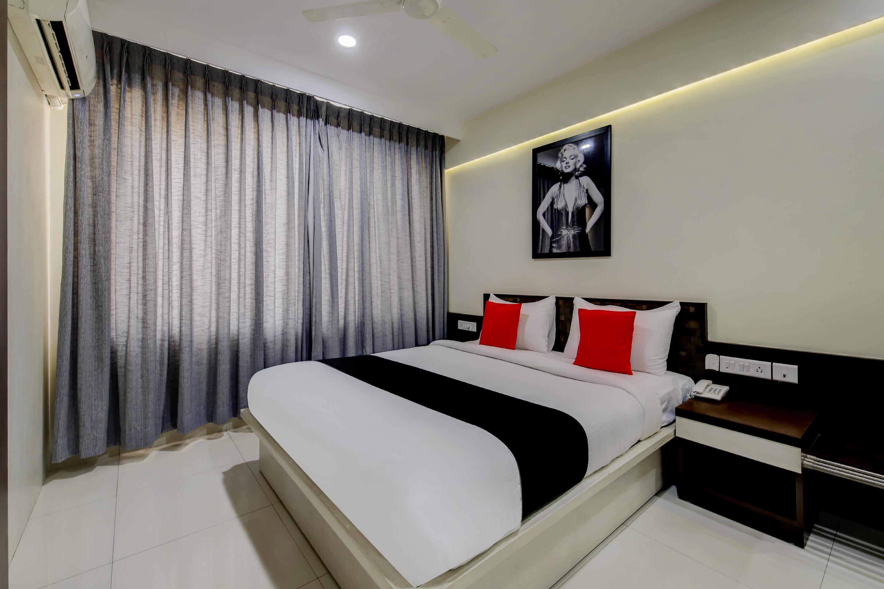 Capital O 28398 Mysore Gate Hotel 3*
