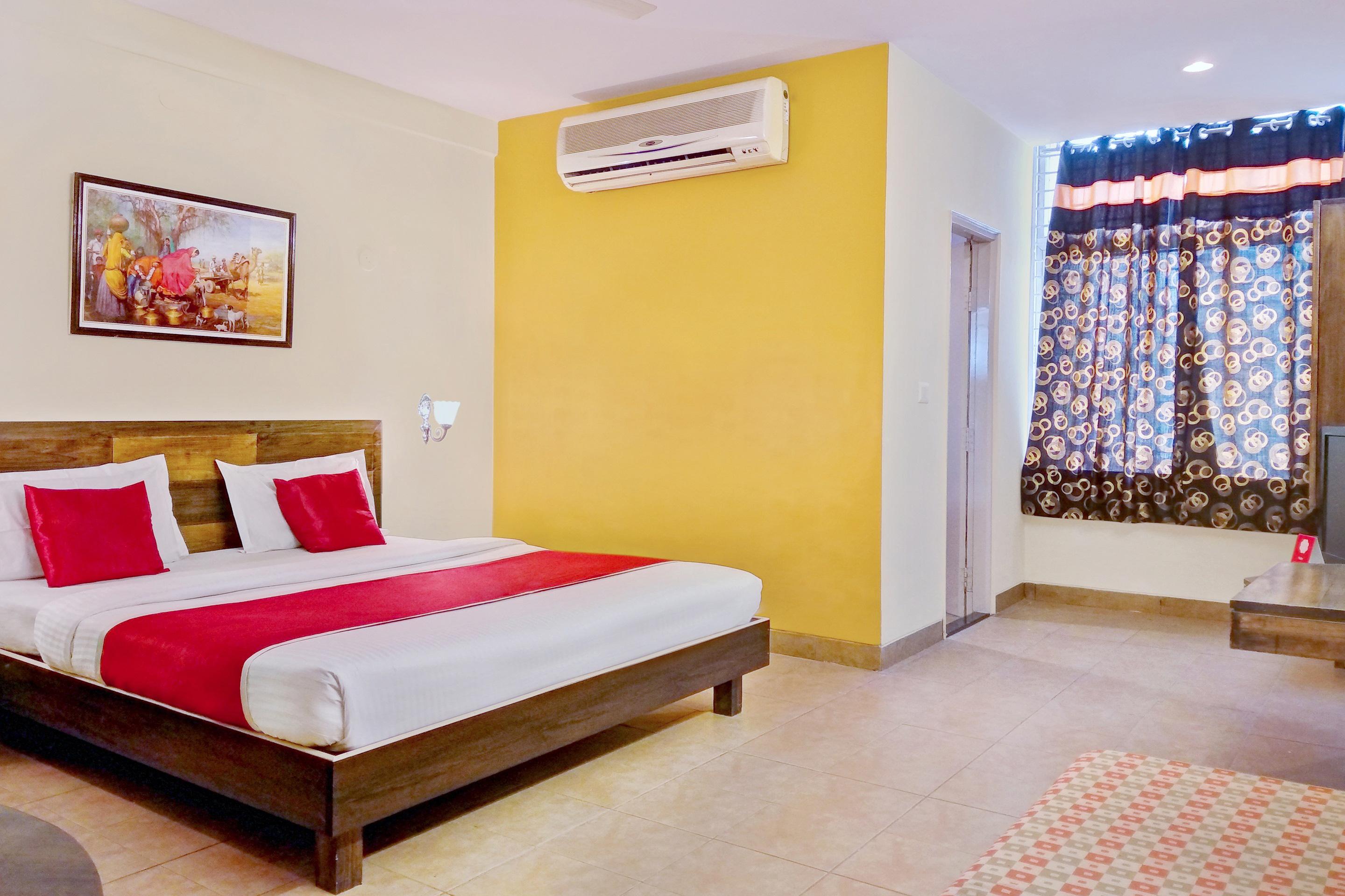 Oyo 10884 Pavana Residency Hotel 2*