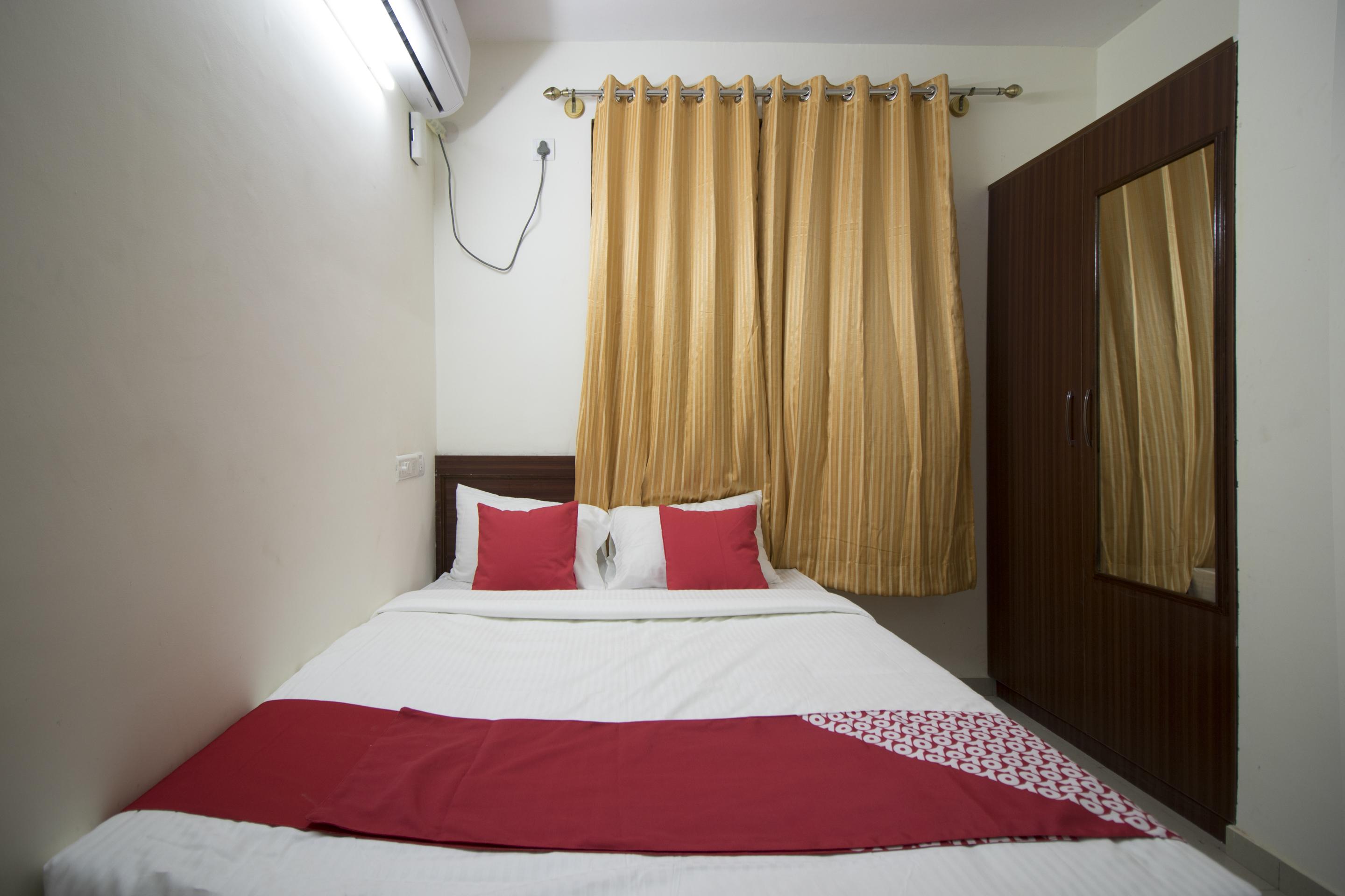 Oyo 22940 Sri Durga Residency Hotel Bangalore