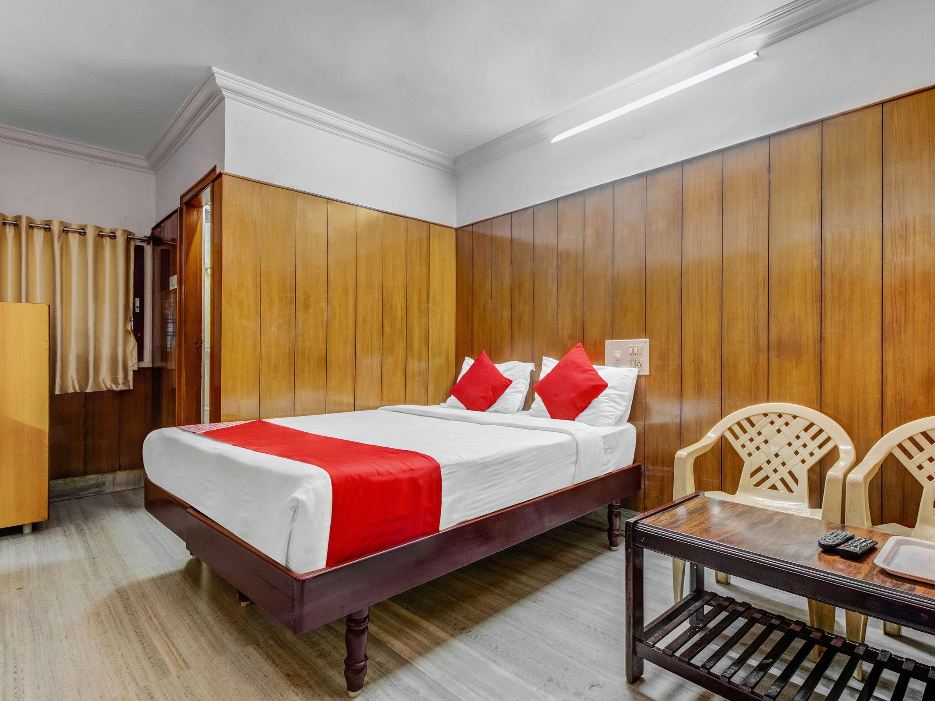 Oyo 19559 Pavithra Paradise Bangalore