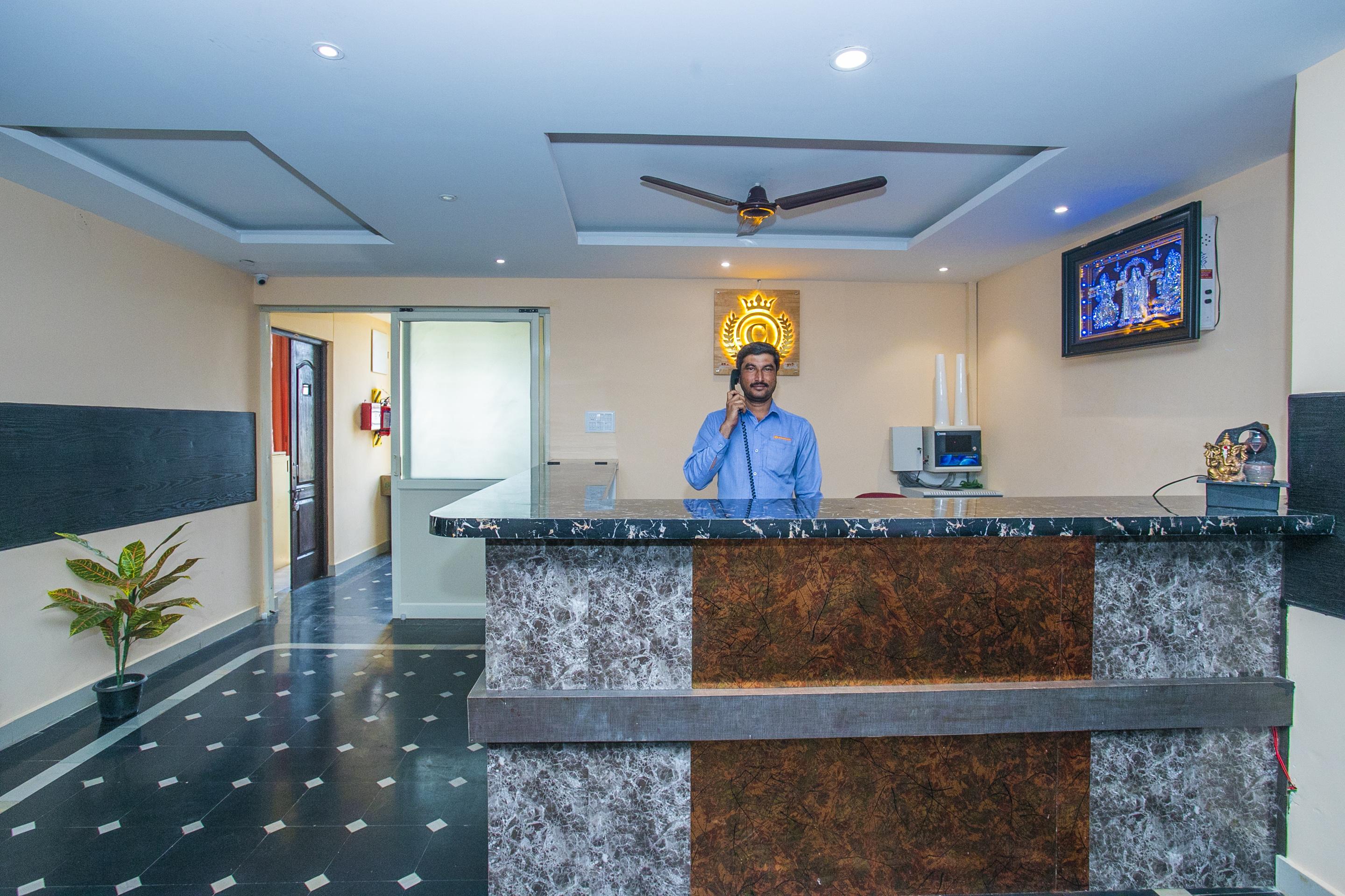 Oyo 22837 Chairmen's Hotel 3*