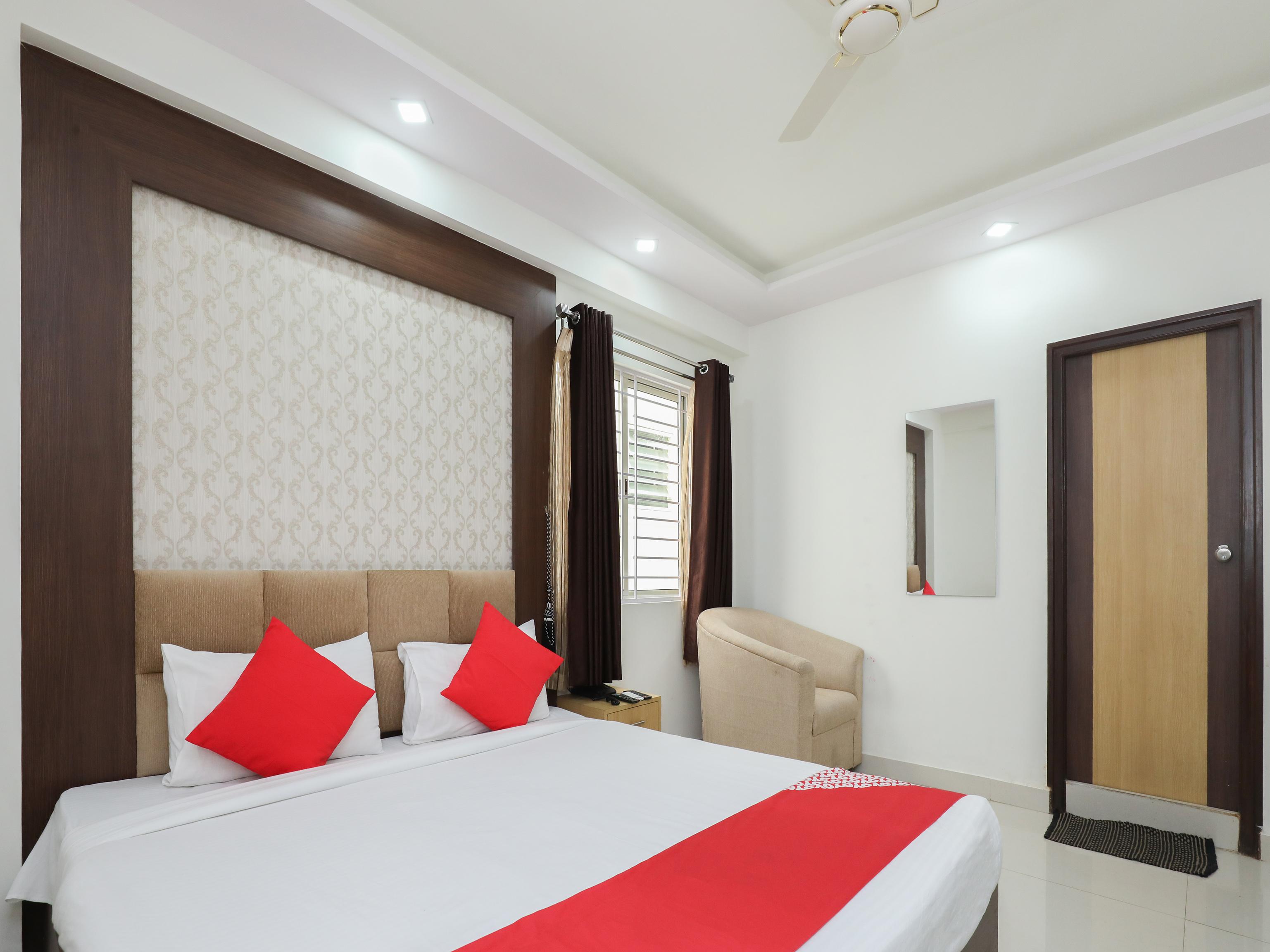 Oyo 12544 Varcity Twin Towers 3* Bangalore