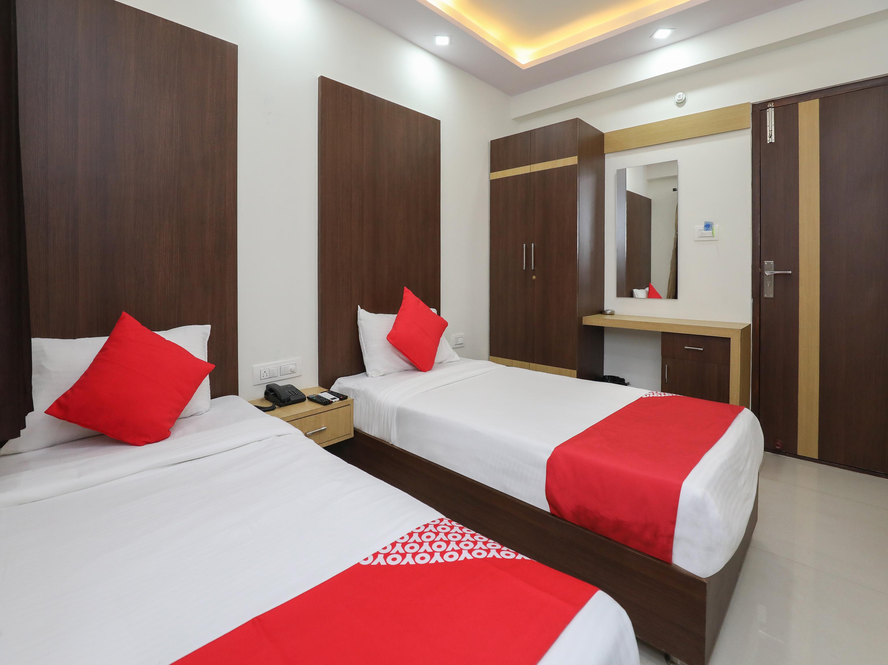 Hotel Oyo 12544 Varcity Twin Towers Bangalore