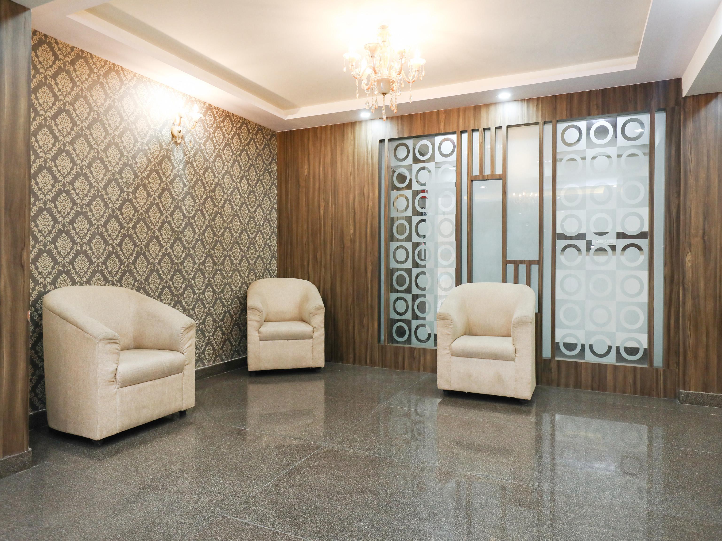 Hotel Oyo 12544 Varcity Twin Towers