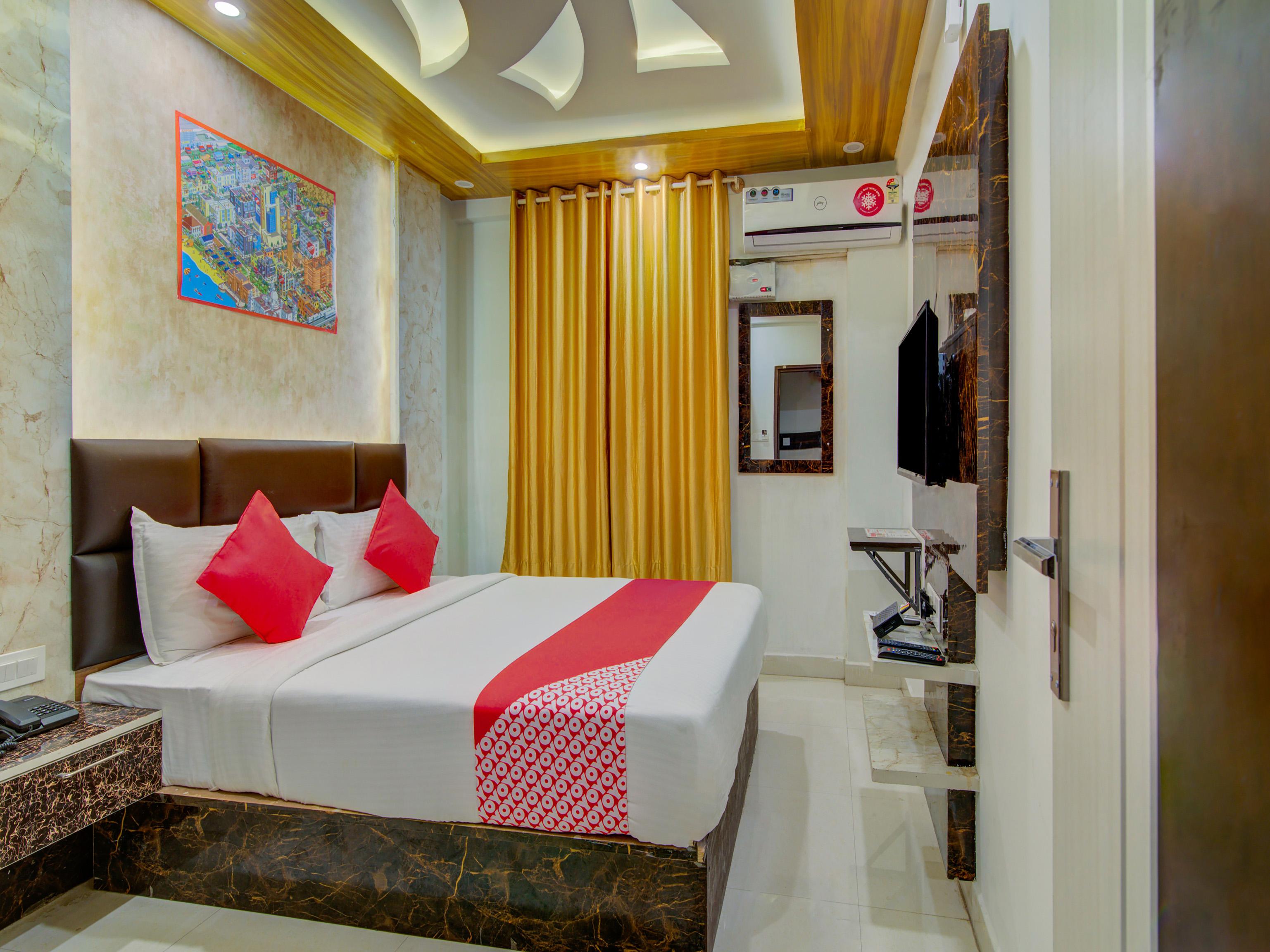 Hotel Oyo Varcity Park Near Ragigudda Sri Prasanna Anjaneyaswamy Temple