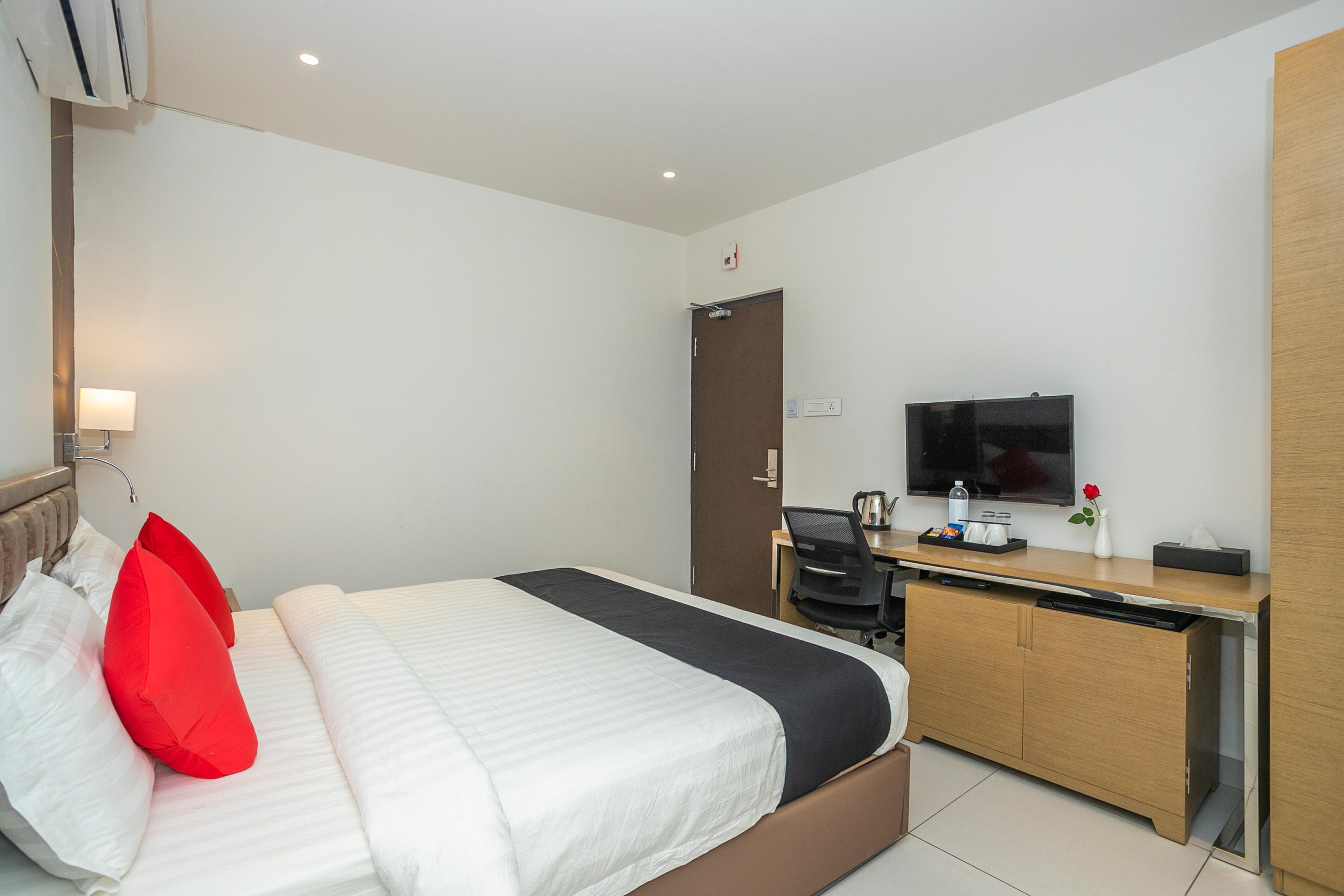 Hotel Capital O 36137 Vihaari 24 Business Bangalore