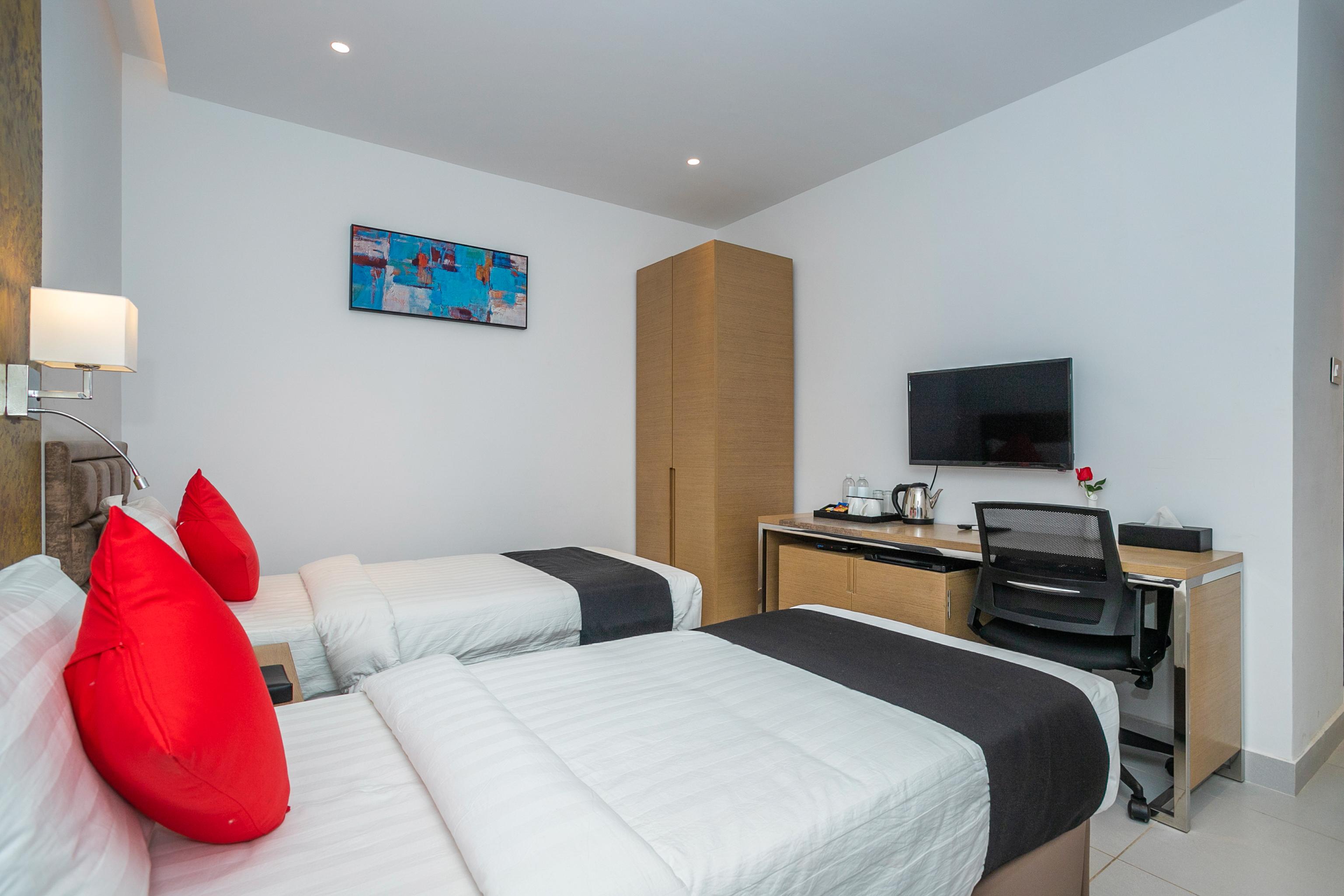 Capital O 36137 Vihaari 24 Business 3*