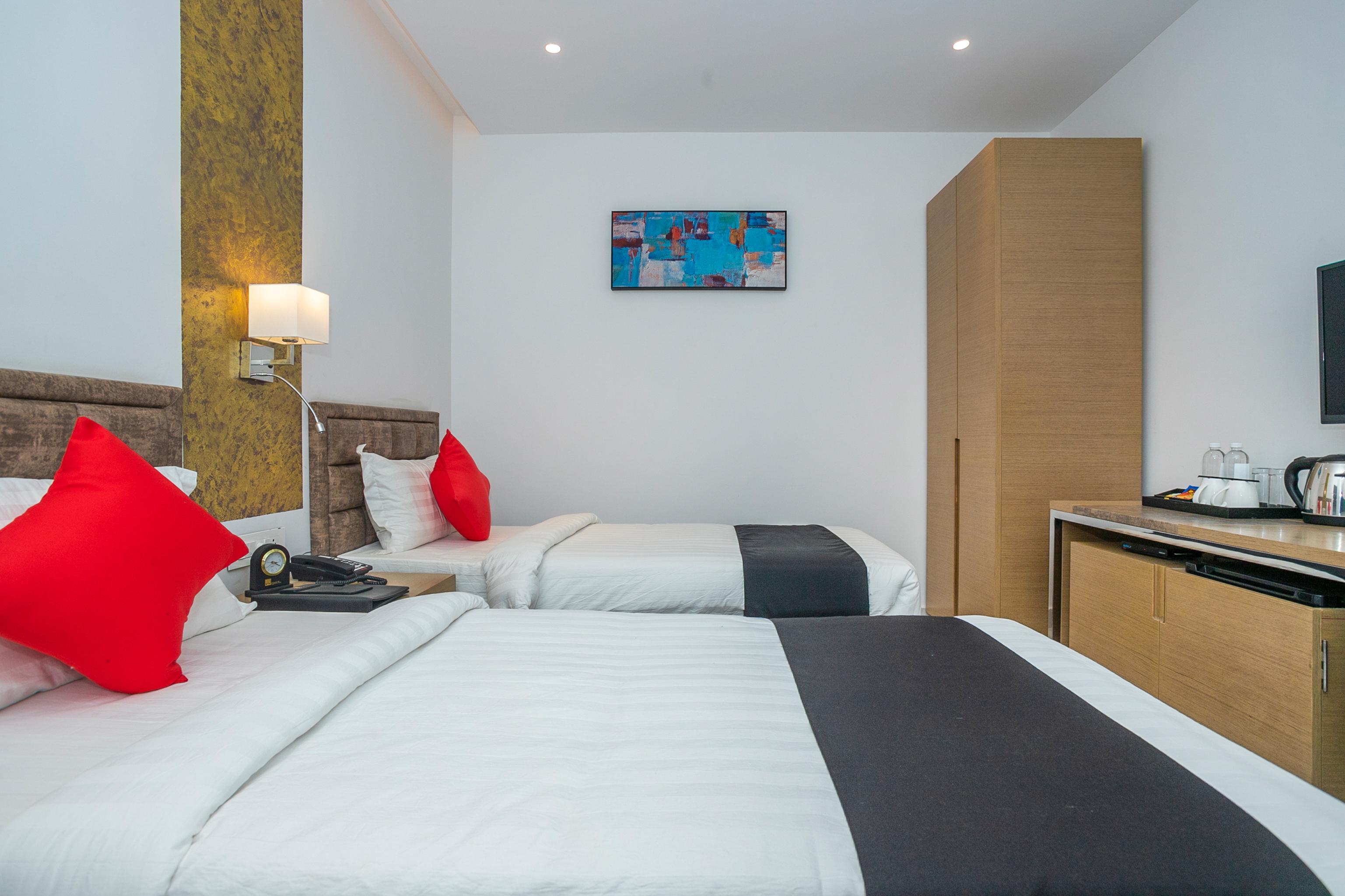 Capital O 36137 Vihaari 24 Business Hotel 3*