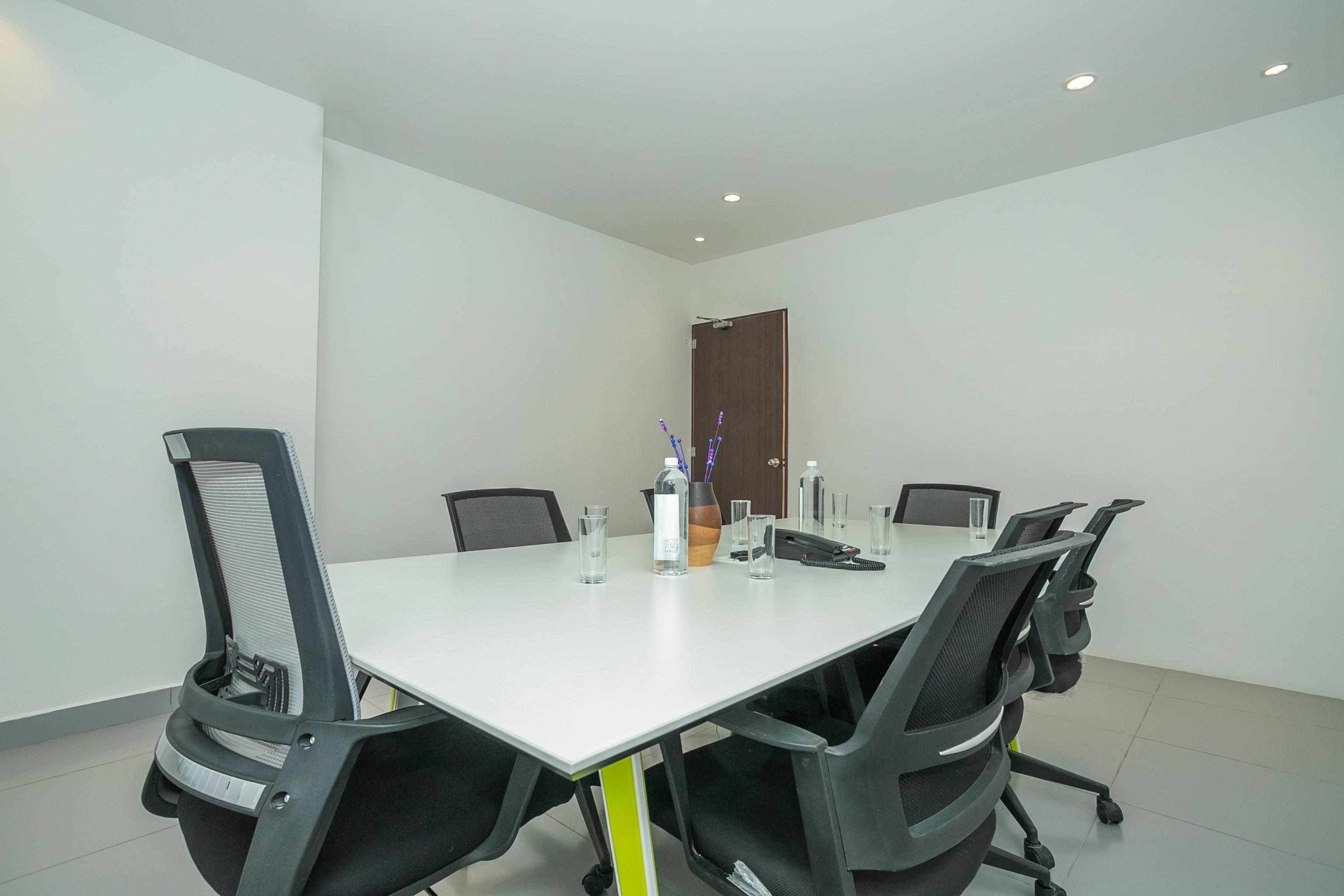 Capital O 36137 Vihaari 24 Business 3* Bangalore