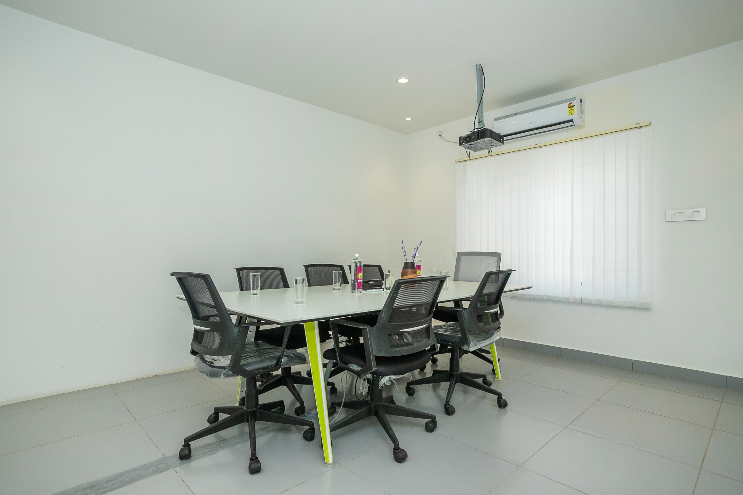 Hotel Capital O 36137 Vihaari 24 Business 3*