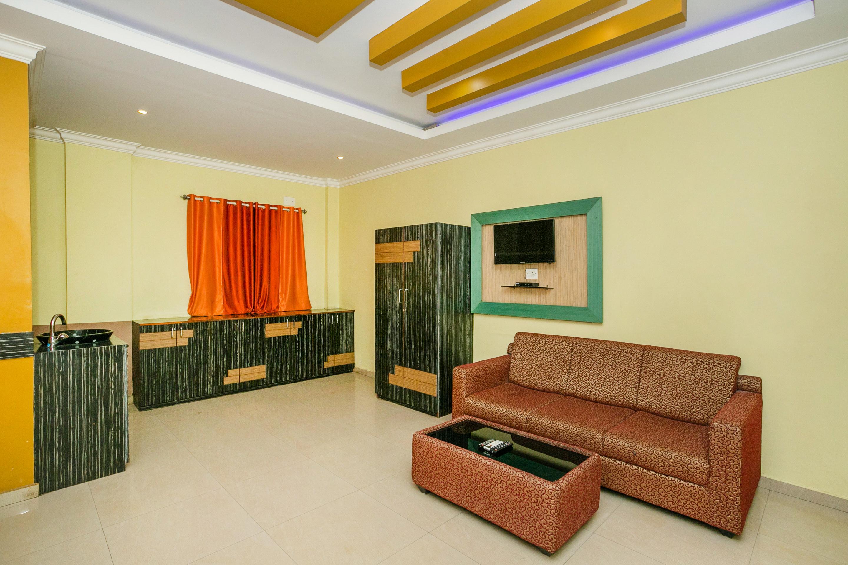 Oyo 436 Emirates Hotel Bangalore
