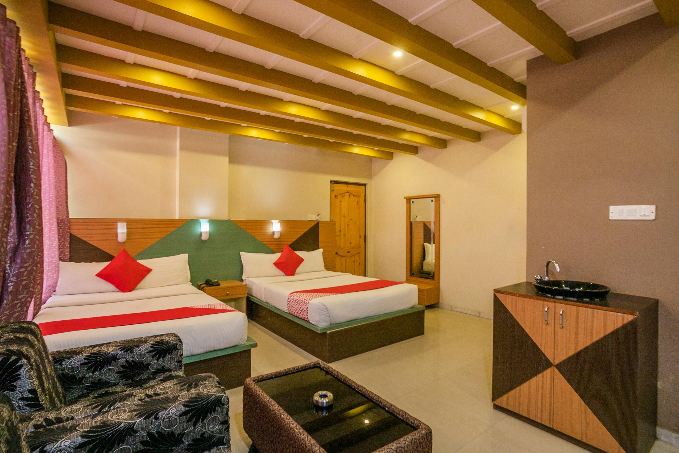 Hotel Oyo 436 Emirates 3*