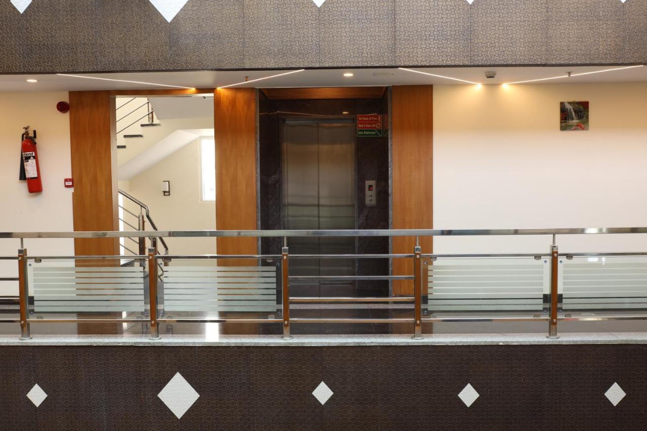 Hotel Npg Just 10 Mins Drive From The Kempegowda International Airport 3*