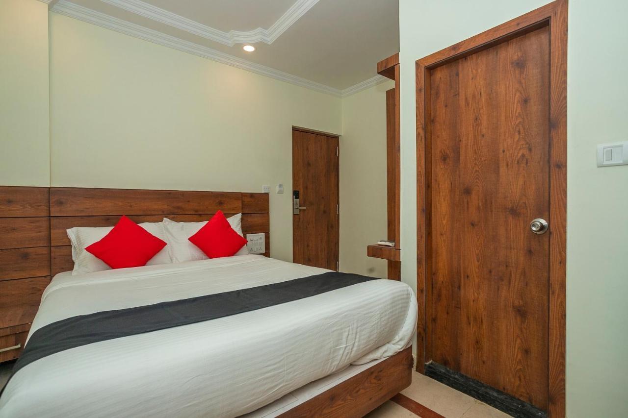 Capital O 13184 Savi International 3* Bangalore